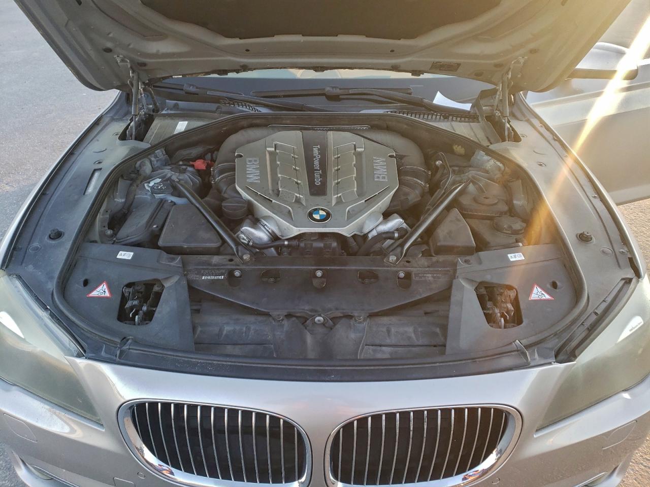 2011 Bmw 750 Xi Silver vin: WBAKC6C55BC394524
