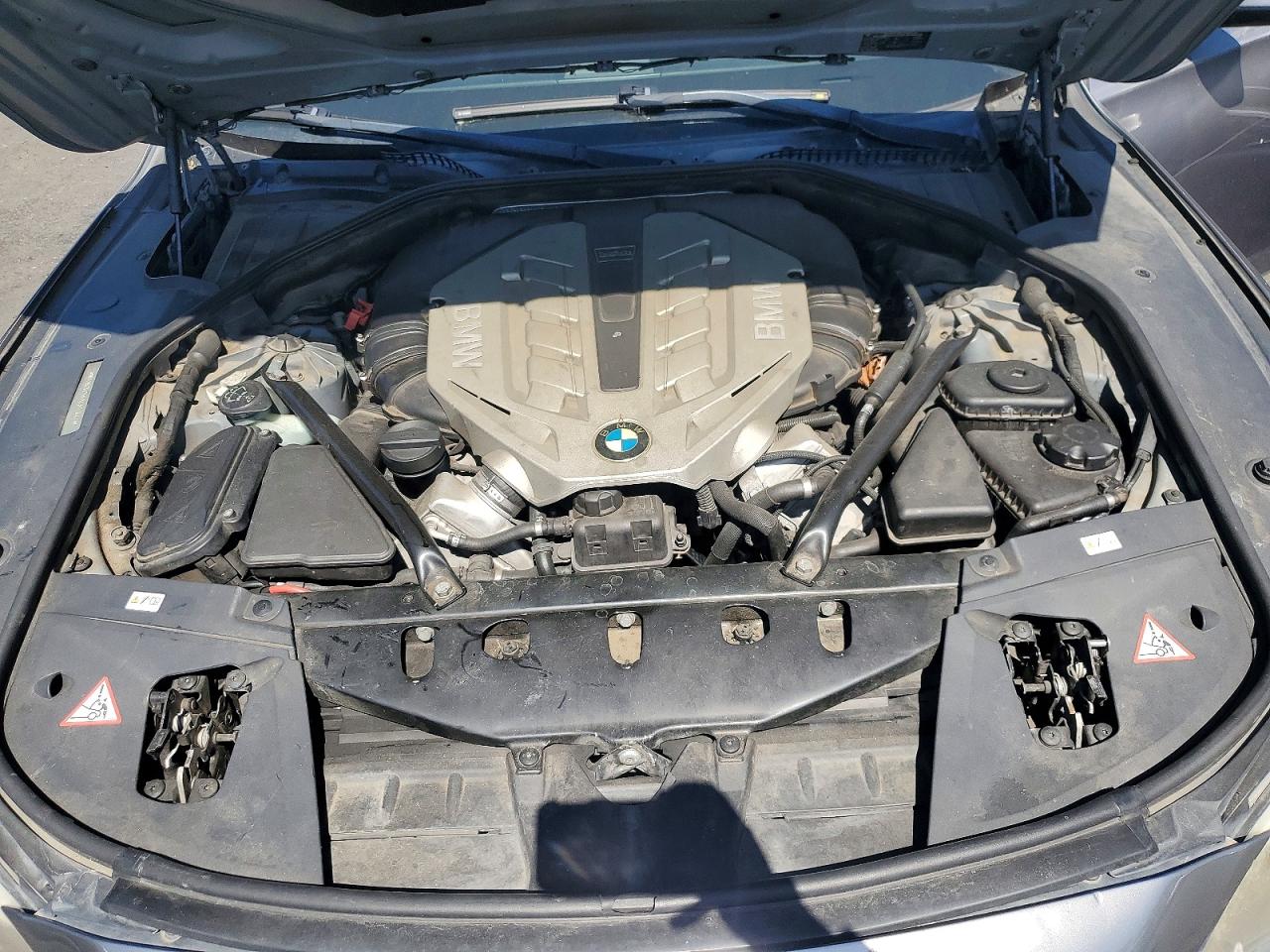 2010 Bmw 750 I Xdrive Gray vin: WBAKC6C58AC393642