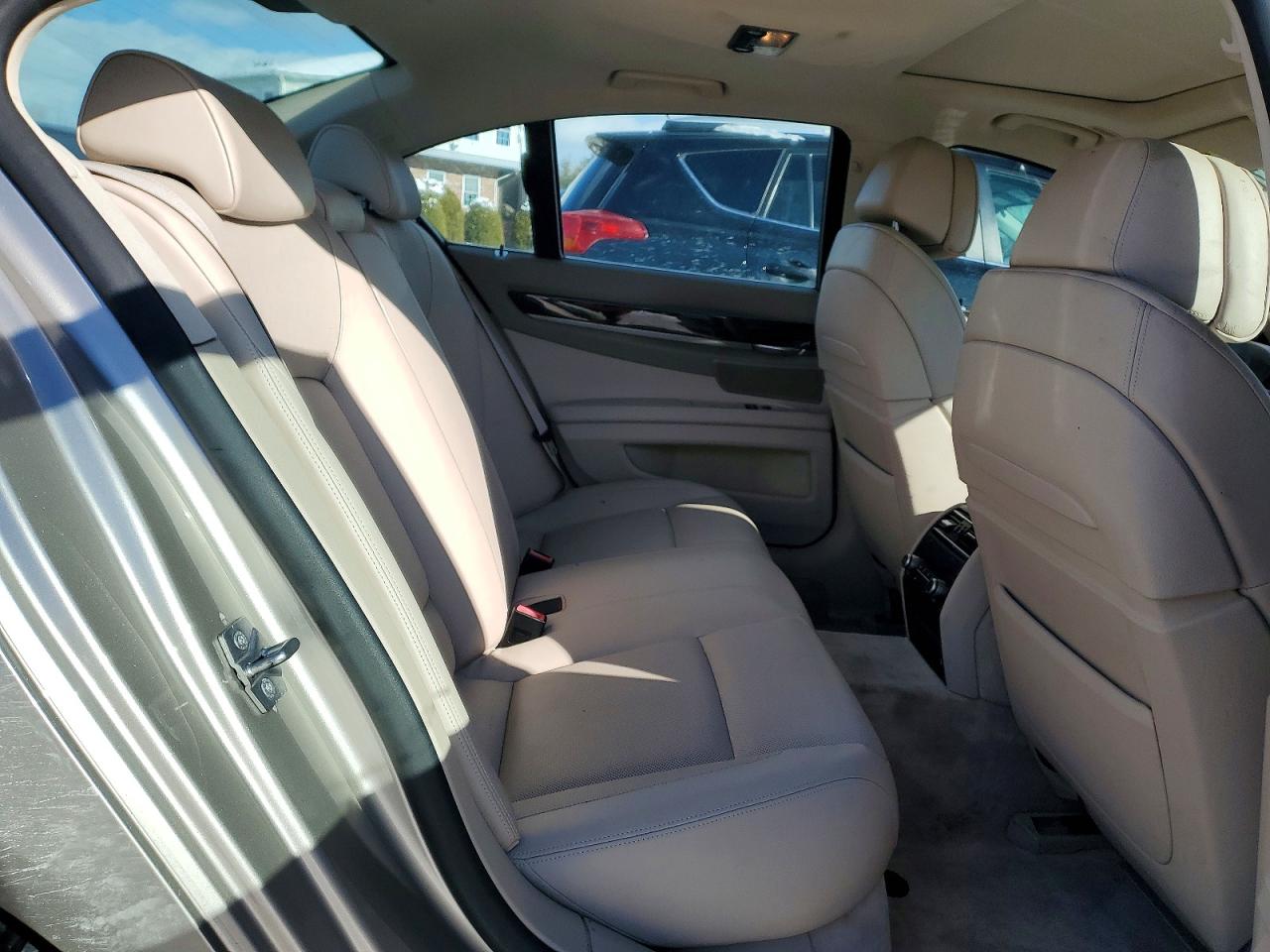 2011 Bmw 750 Xi Tan vin: WBAKC6C58BC394551