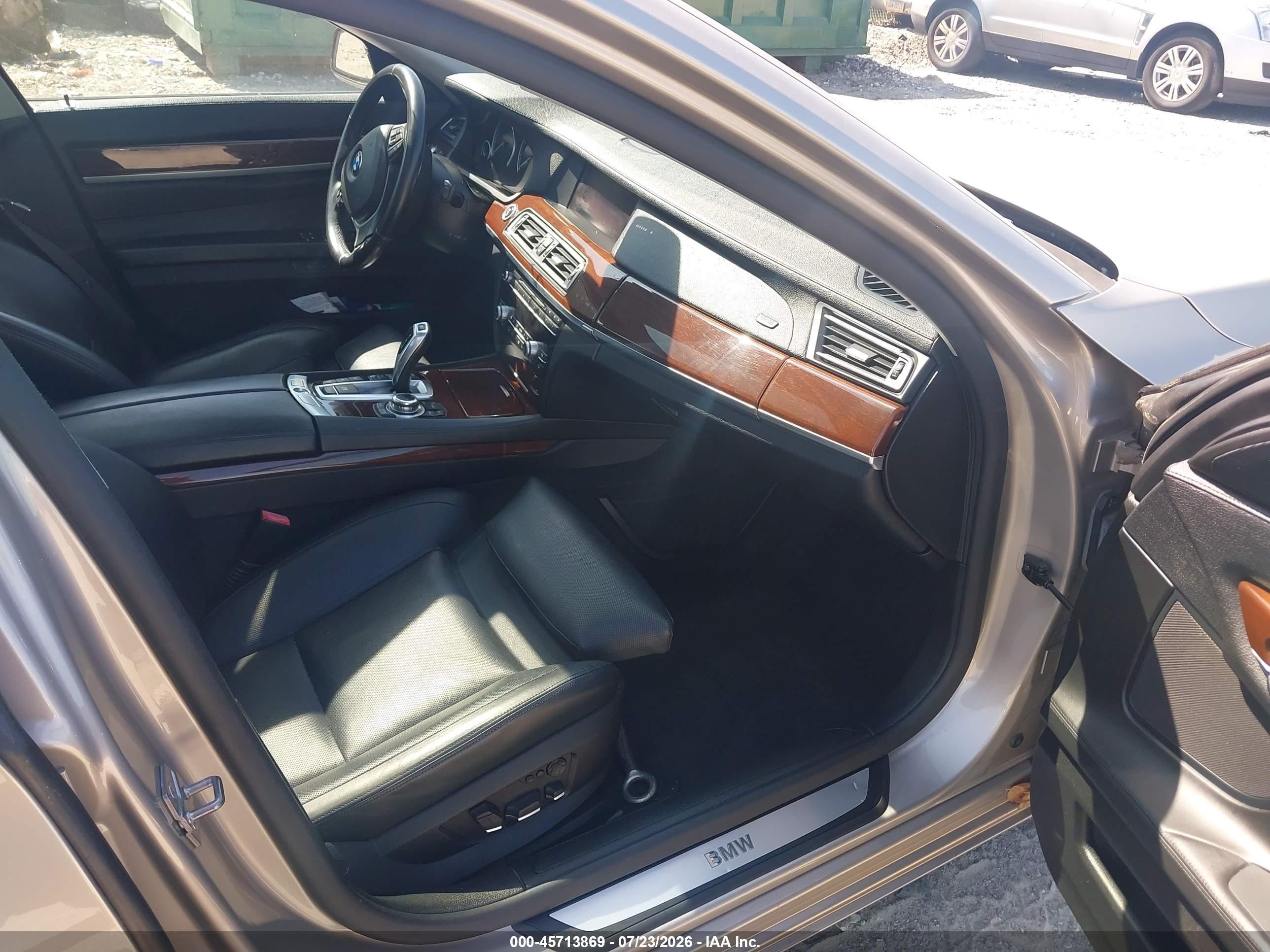 2012 Bmw 750li Xdrive Gold vin: WBAKC8C51CC436720