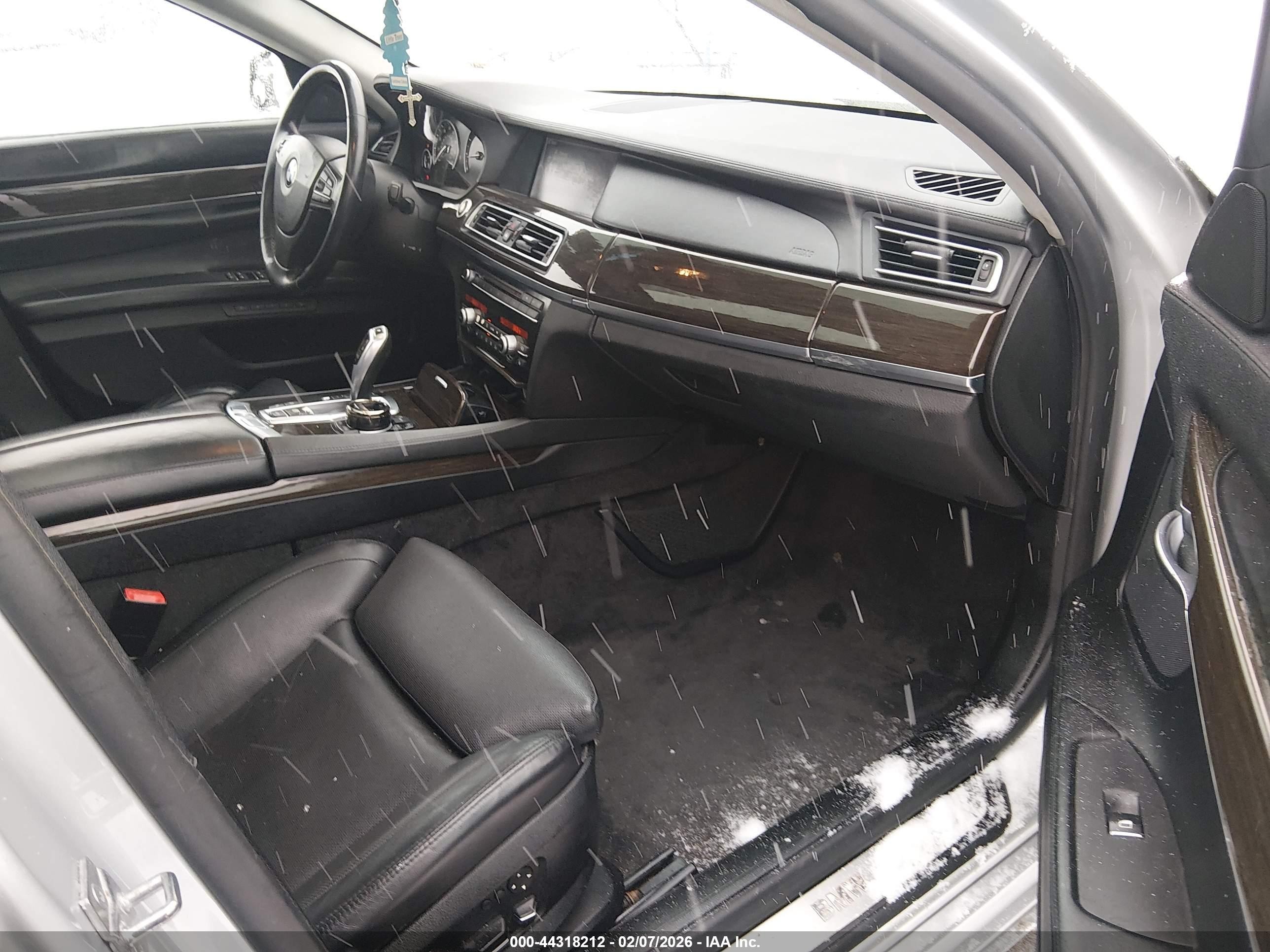 2010 Bmw 750li Xdrive Silver vin: WBAKC8C52ACY68665