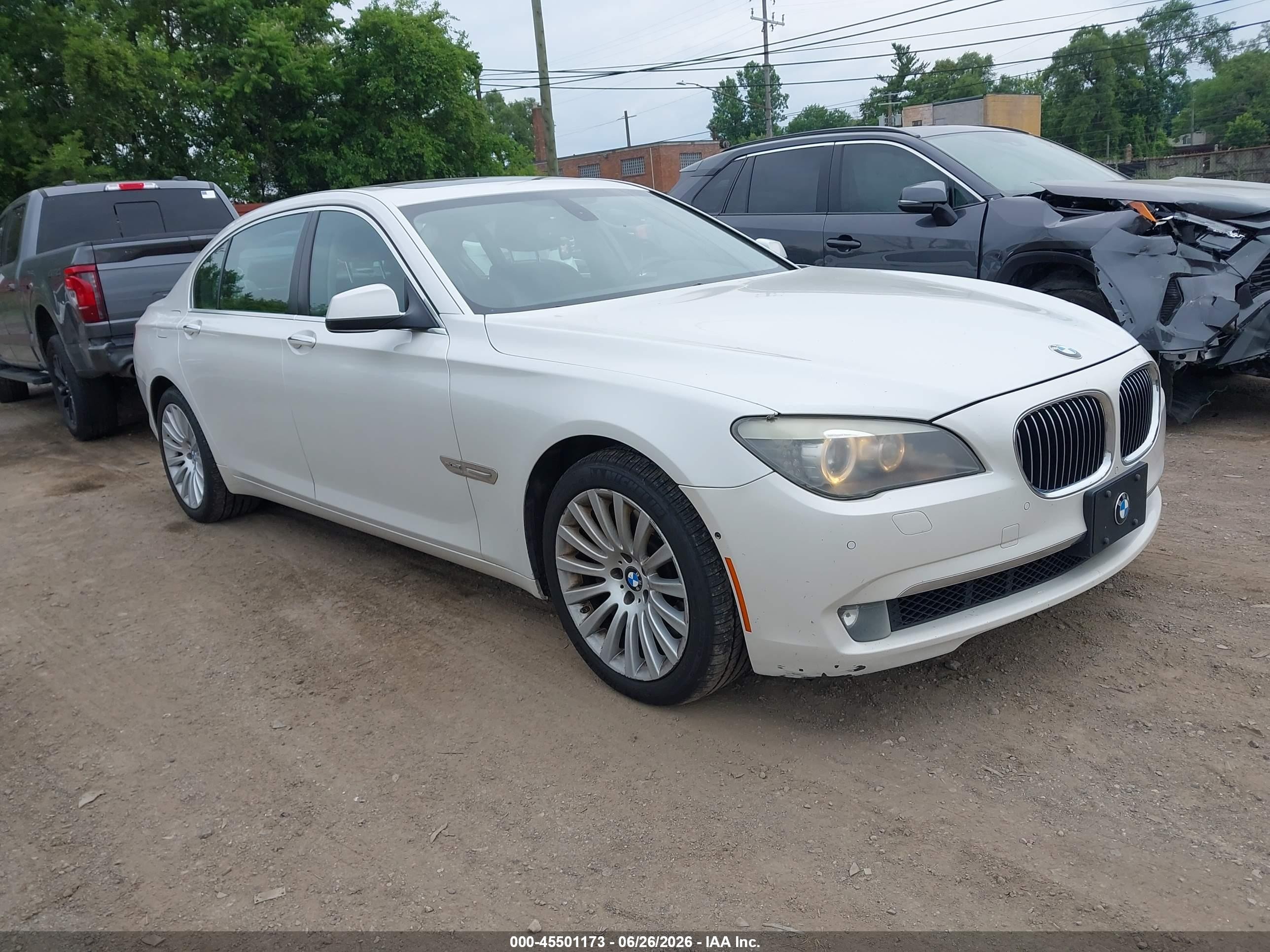 2010 Bmw 750li Xdrive White vin: WBAKC8C55AC431159