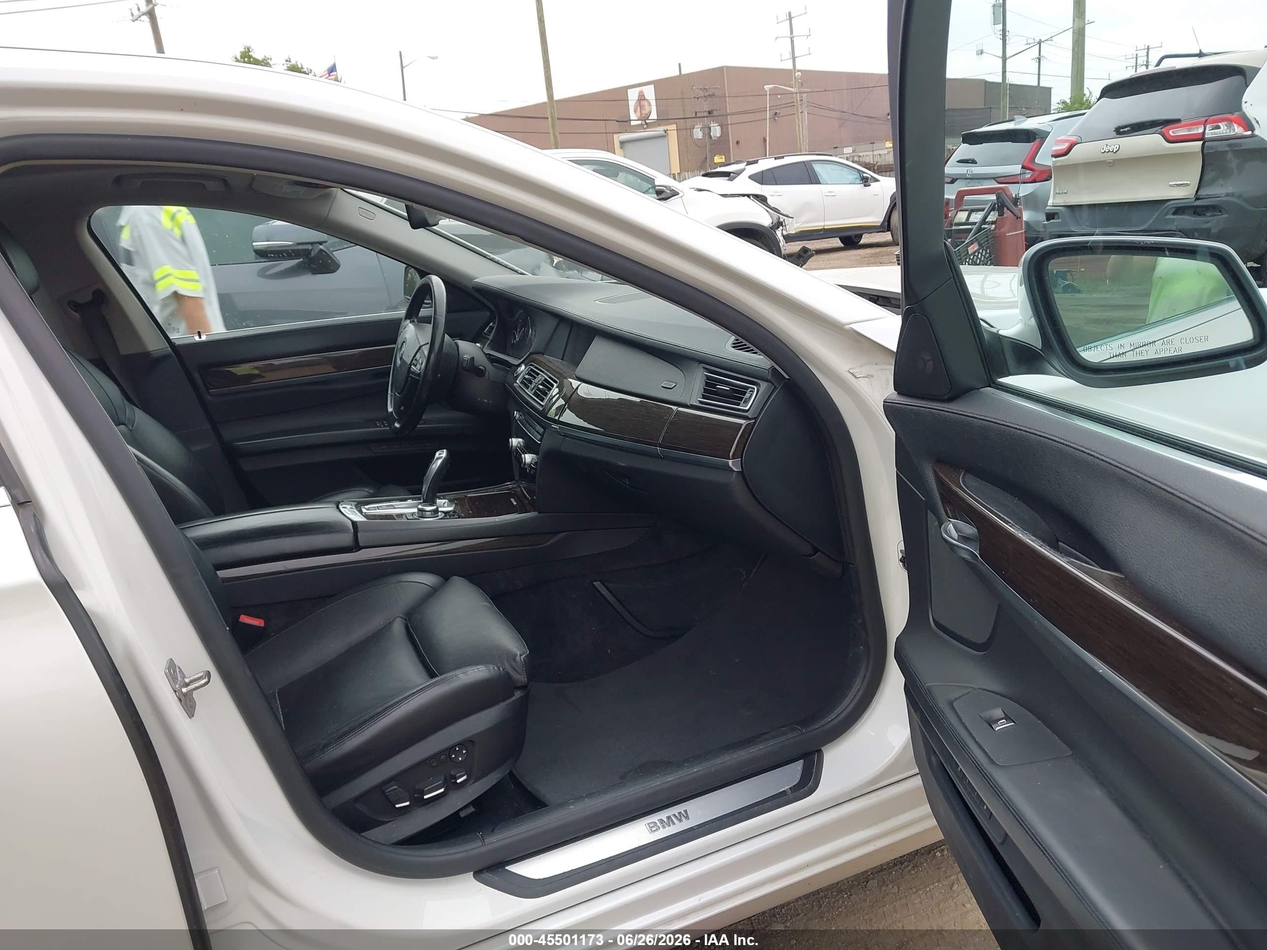 2010 Bmw 750li Xdrive White vin: WBAKC8C55AC431159