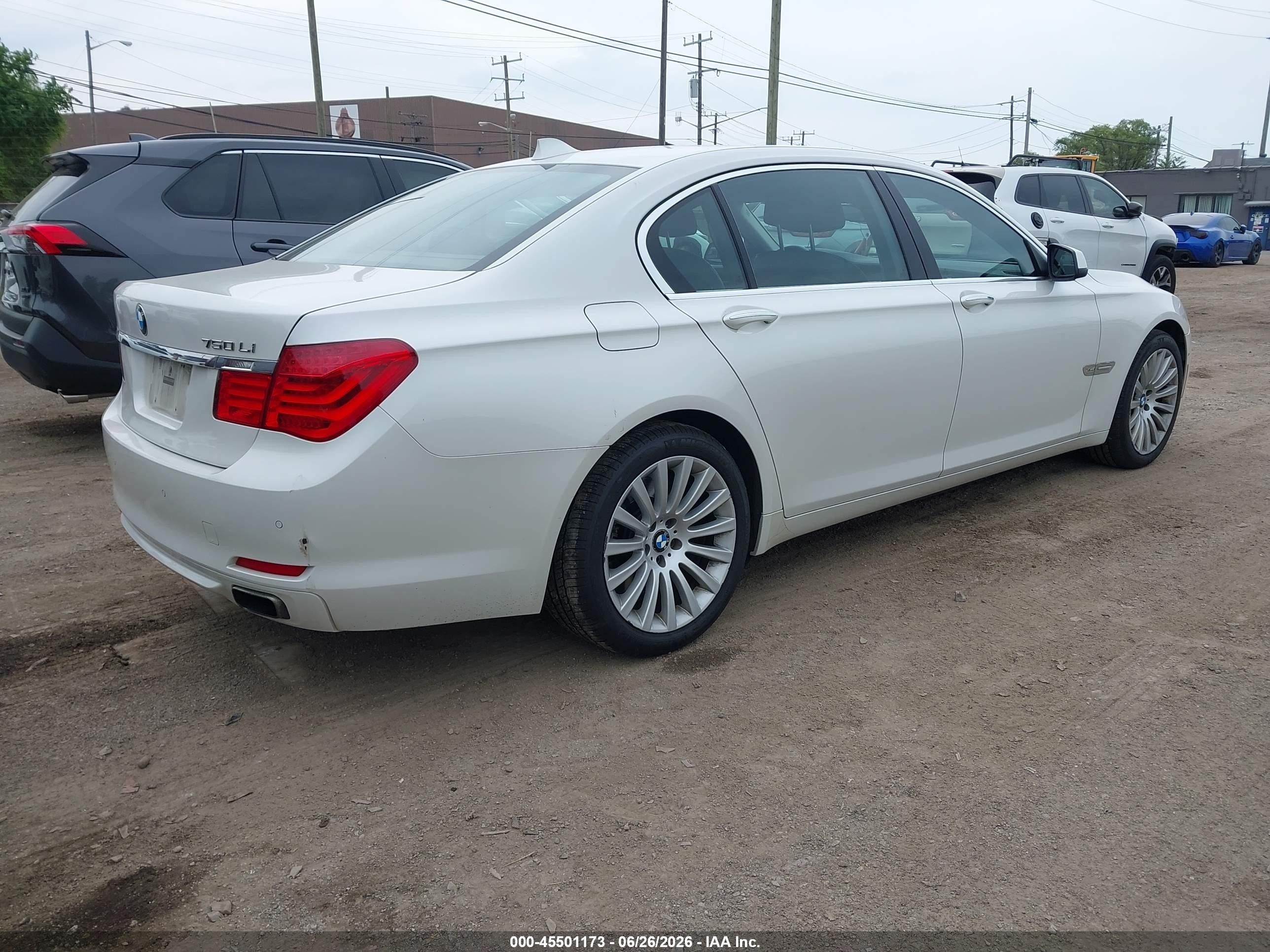 2010 Bmw 750li Xdrive White vin: WBAKC8C55AC431159