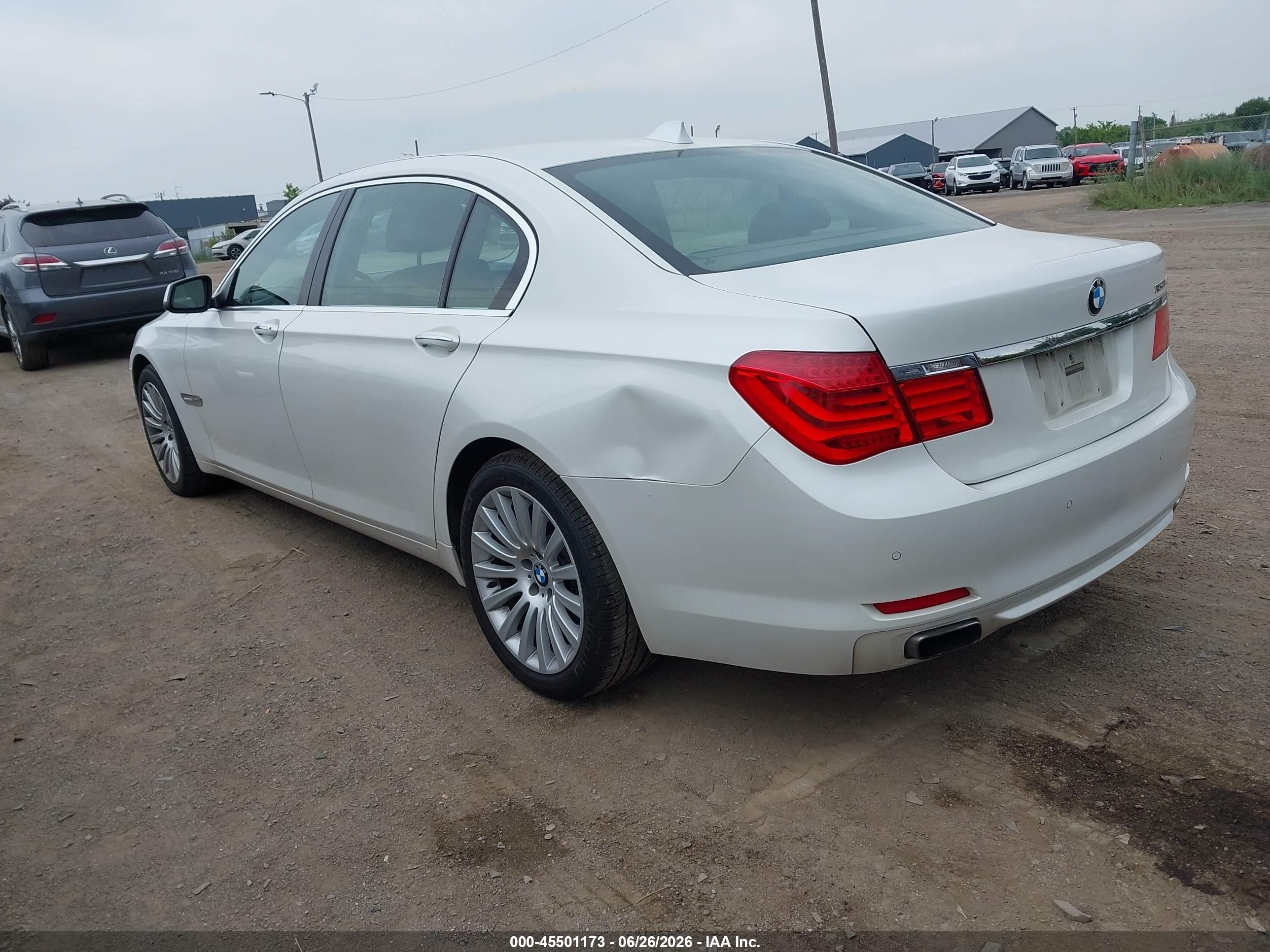 2010 Bmw 750li Xdrive White vin: WBAKC8C55AC431159