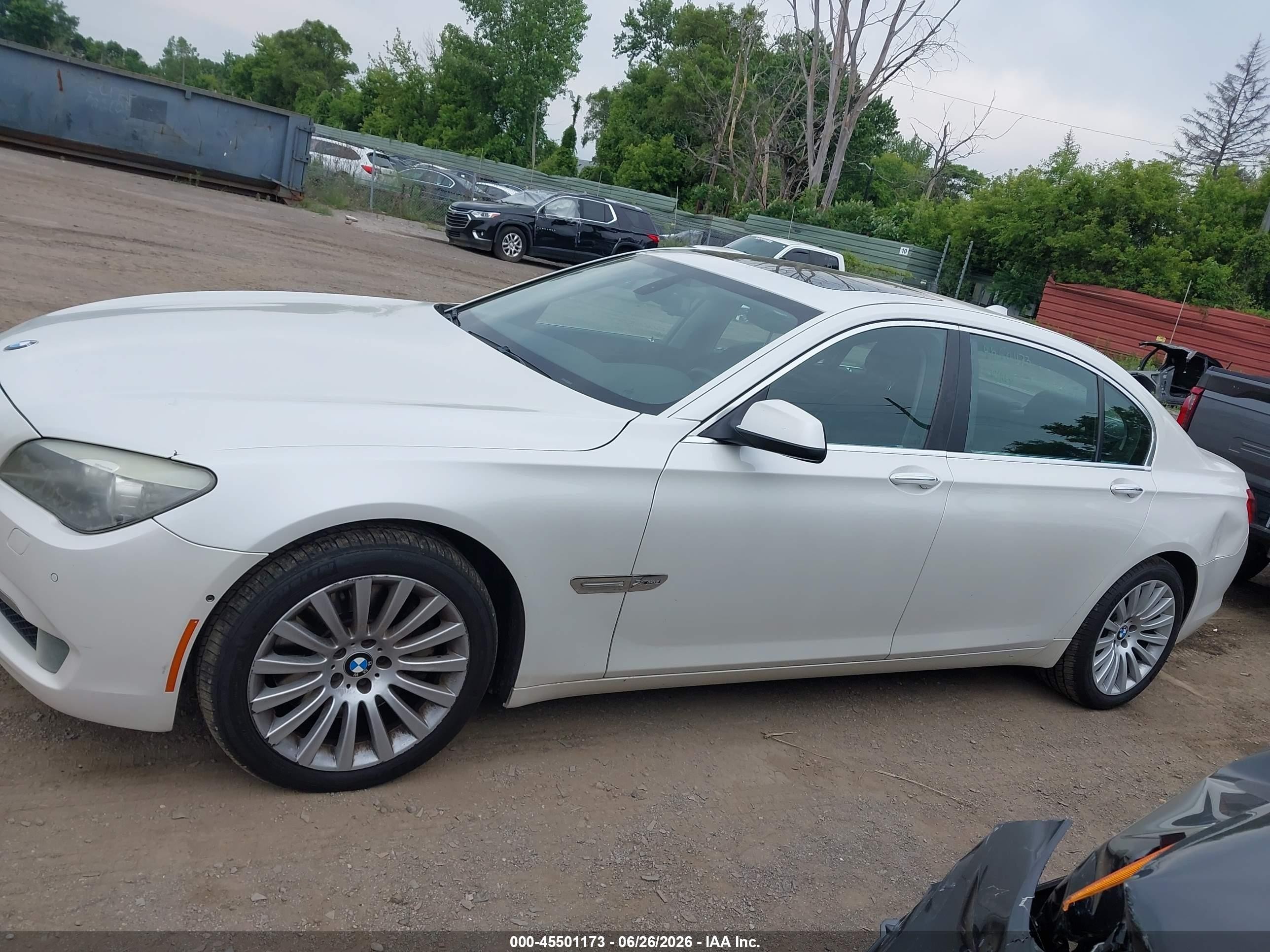 2010 Bmw 750li Xdrive White vin: WBAKC8C55AC431159