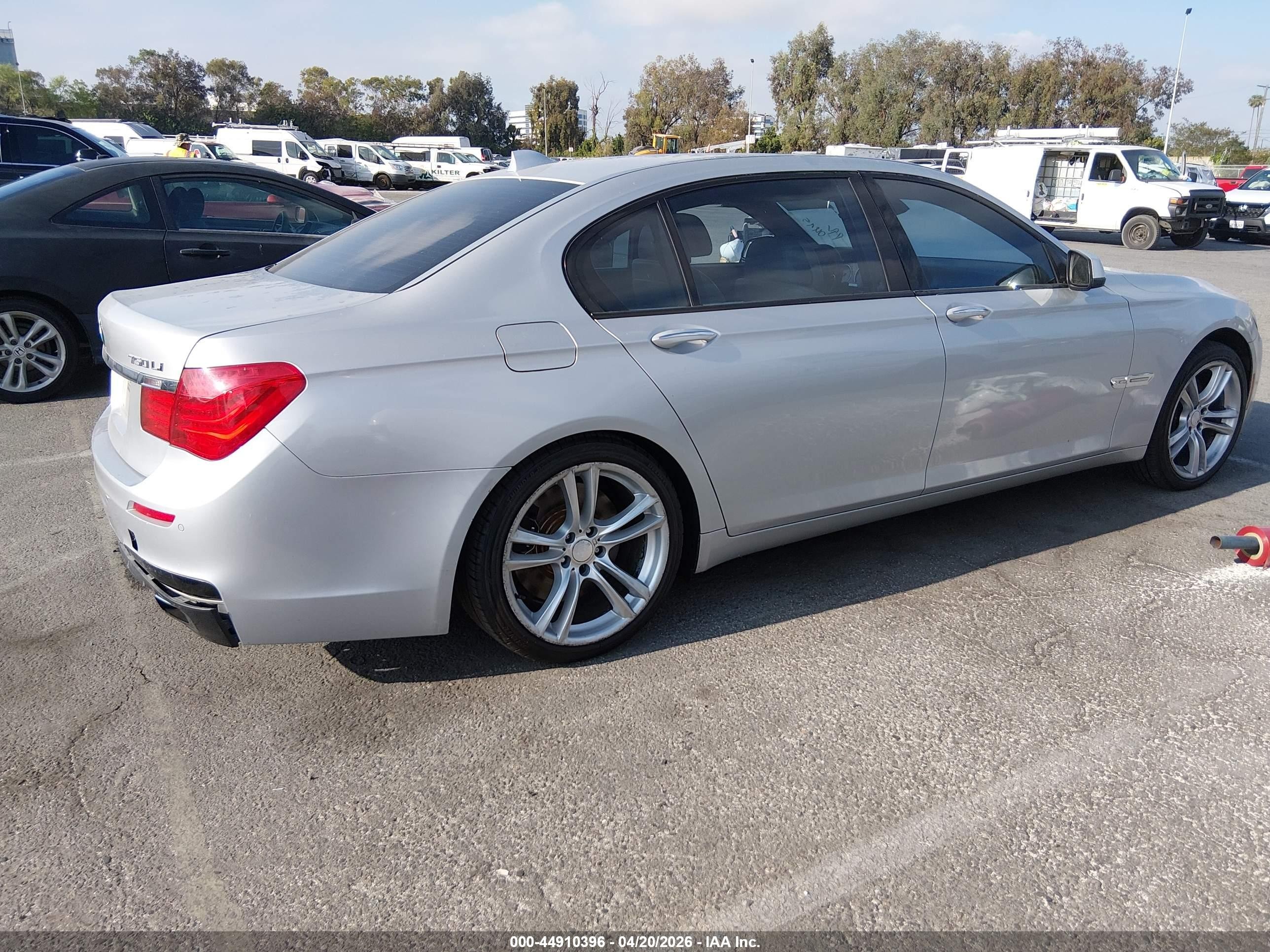 2011 Bmw 750li Xdrive Silver vin: WBAKC8C57BC433612