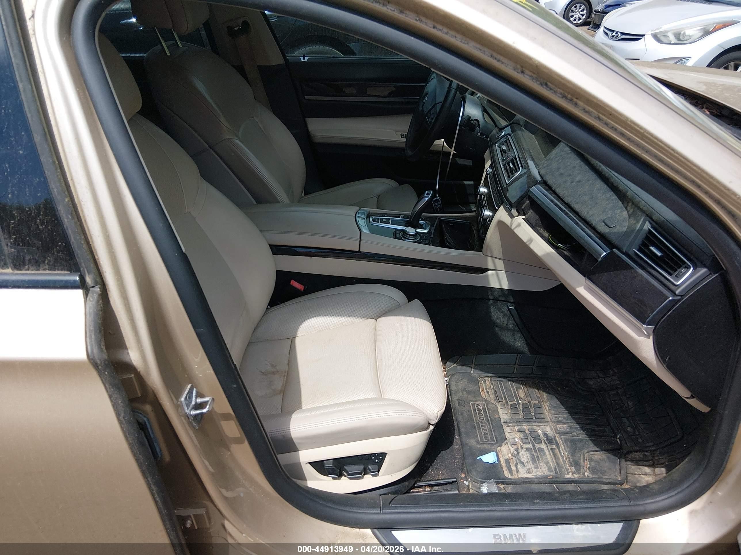 2011 Bmw 750li Xdrive Gold vin: WBAKC8C58BC432808