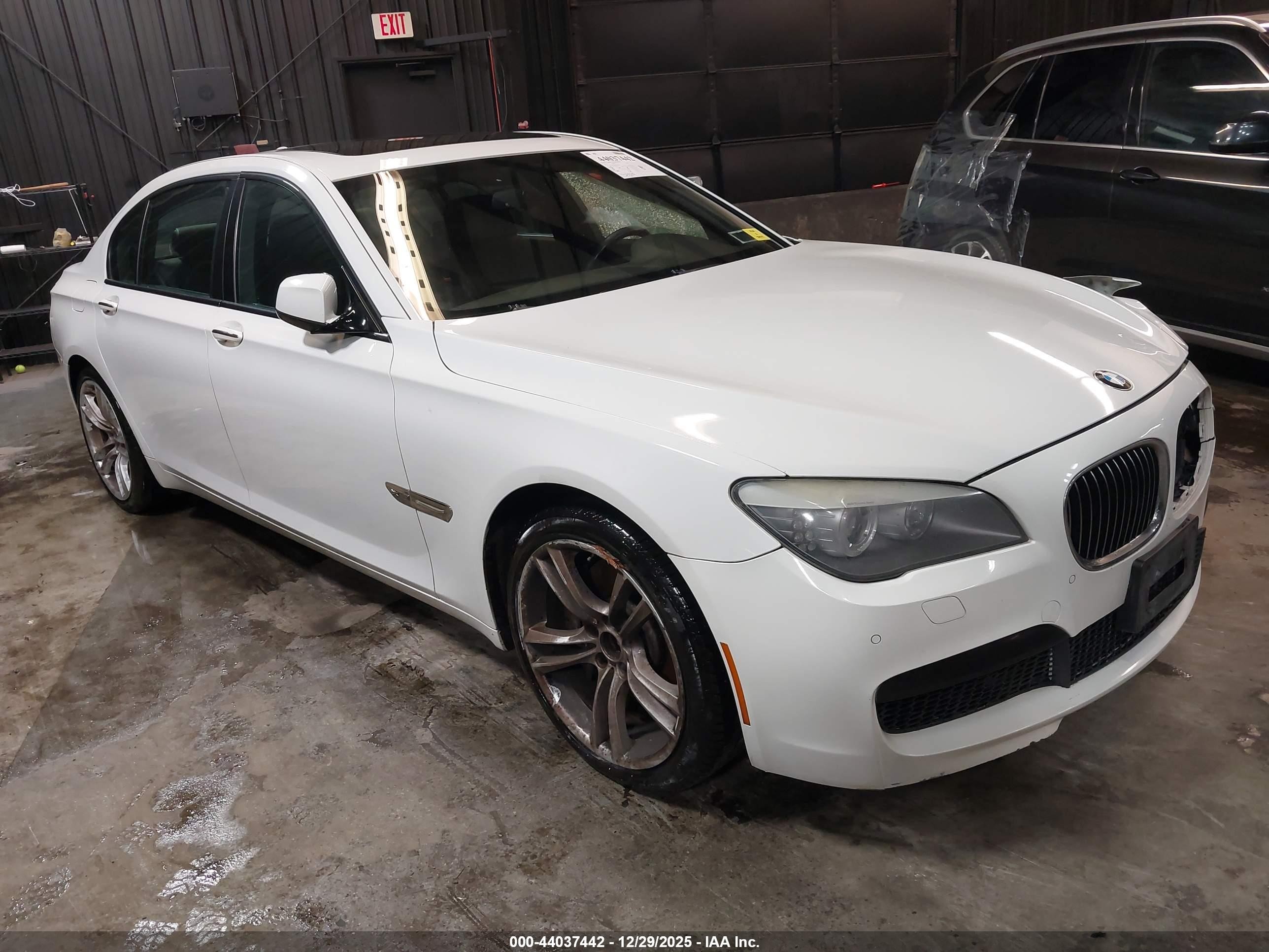 2011 Bmw 750li Xdrive White vin: WBAKC8C58BC434364