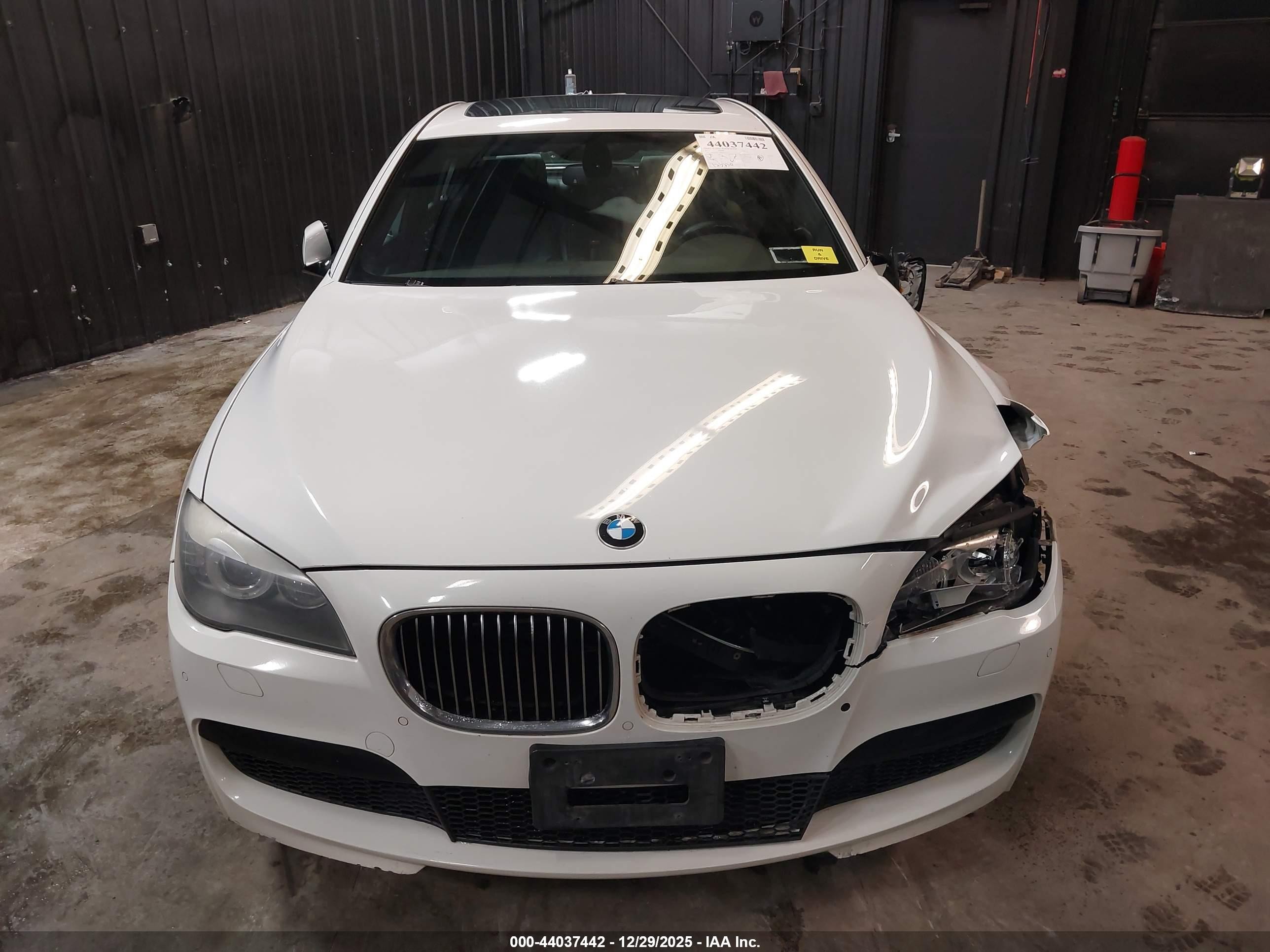 2011 Bmw 750li Xdrive White vin: WBAKC8C58BC434364