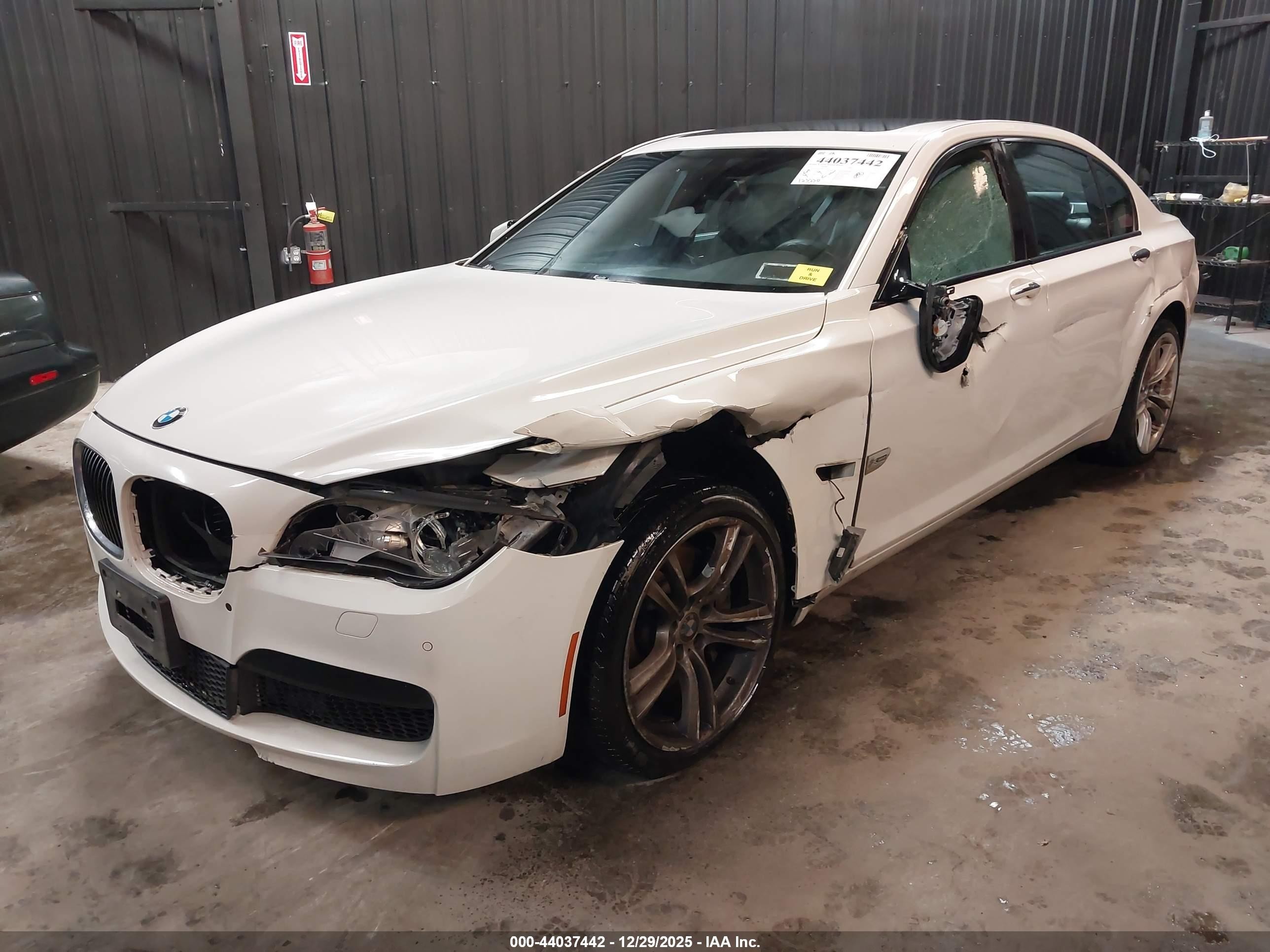 2011 Bmw 750li Xdrive White vin: WBAKC8C58BC434364