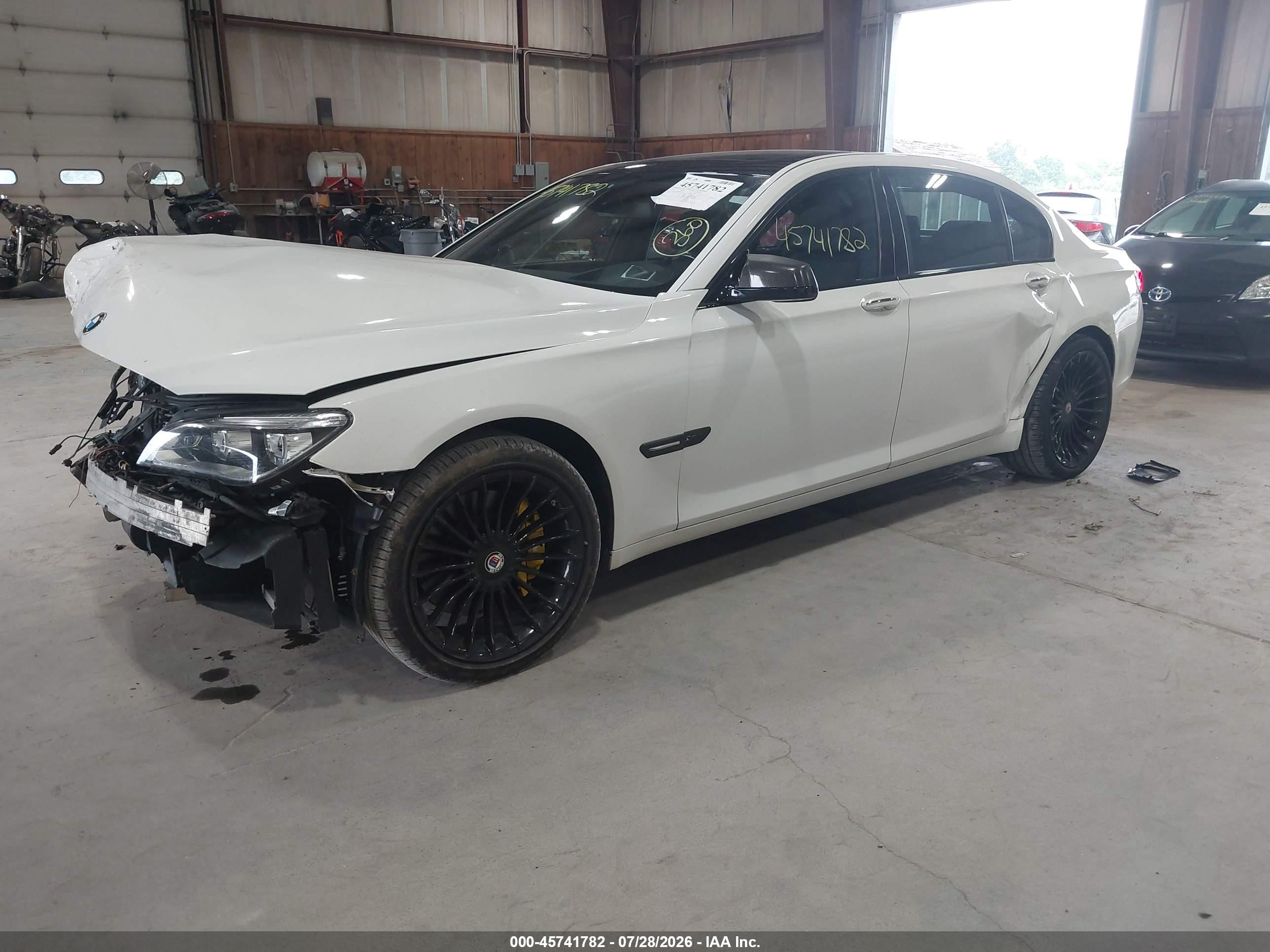 2012 Bmw 750li Xdrive White vin: WBAKC8C58CC436116