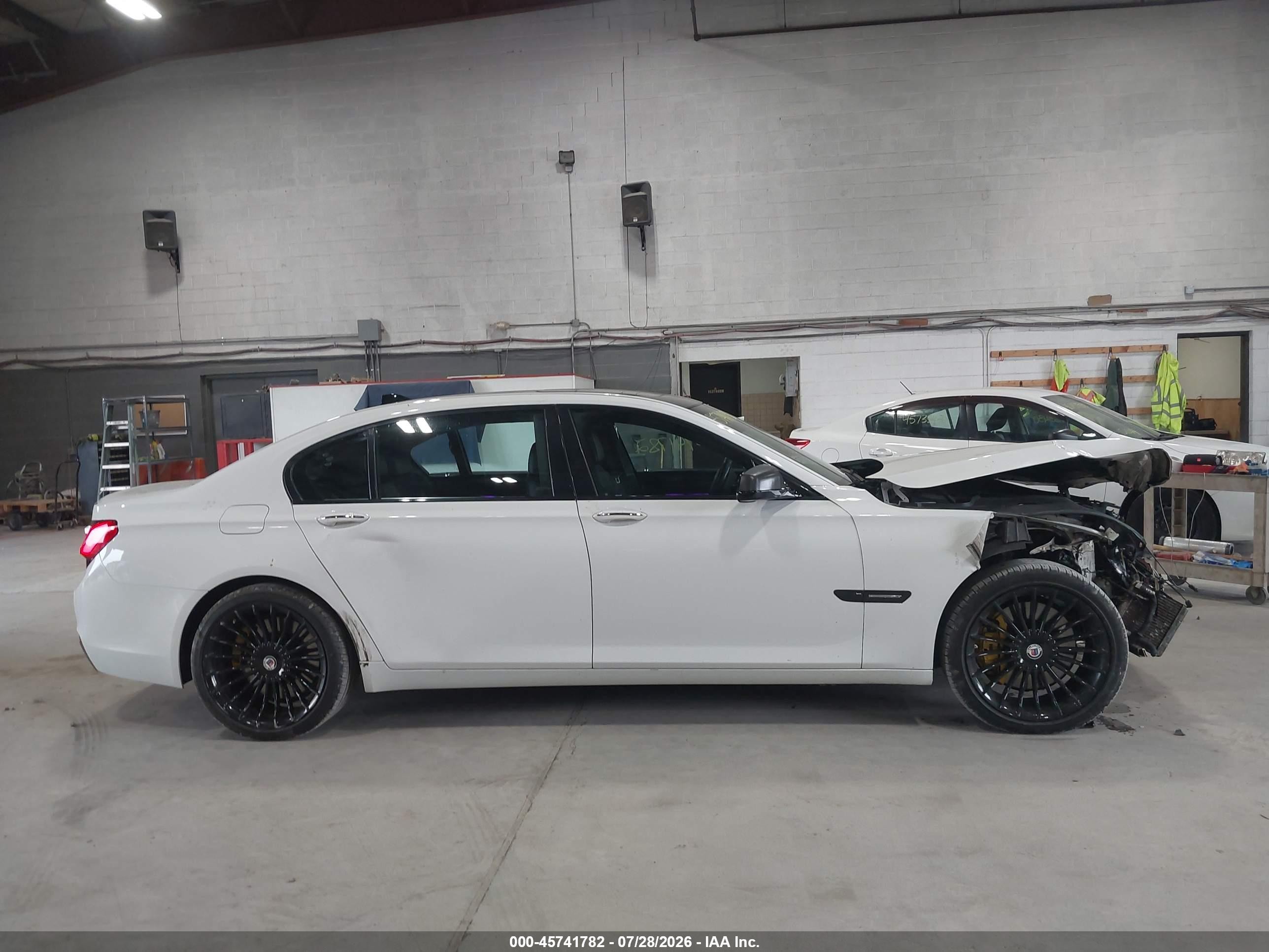 2012 Bmw 750li Xdrive White vin: WBAKC8C58CC436116