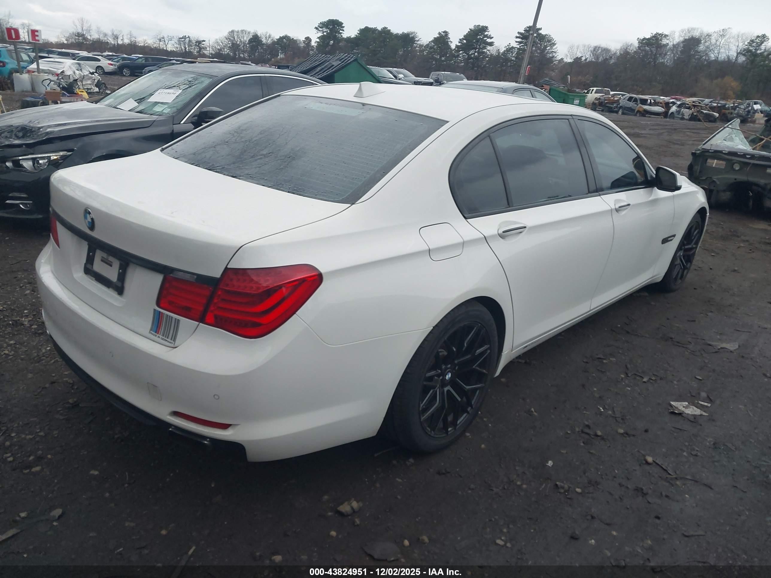 2010 Bmw 750li Xdrive White vin: WBAKC8C59AC430791