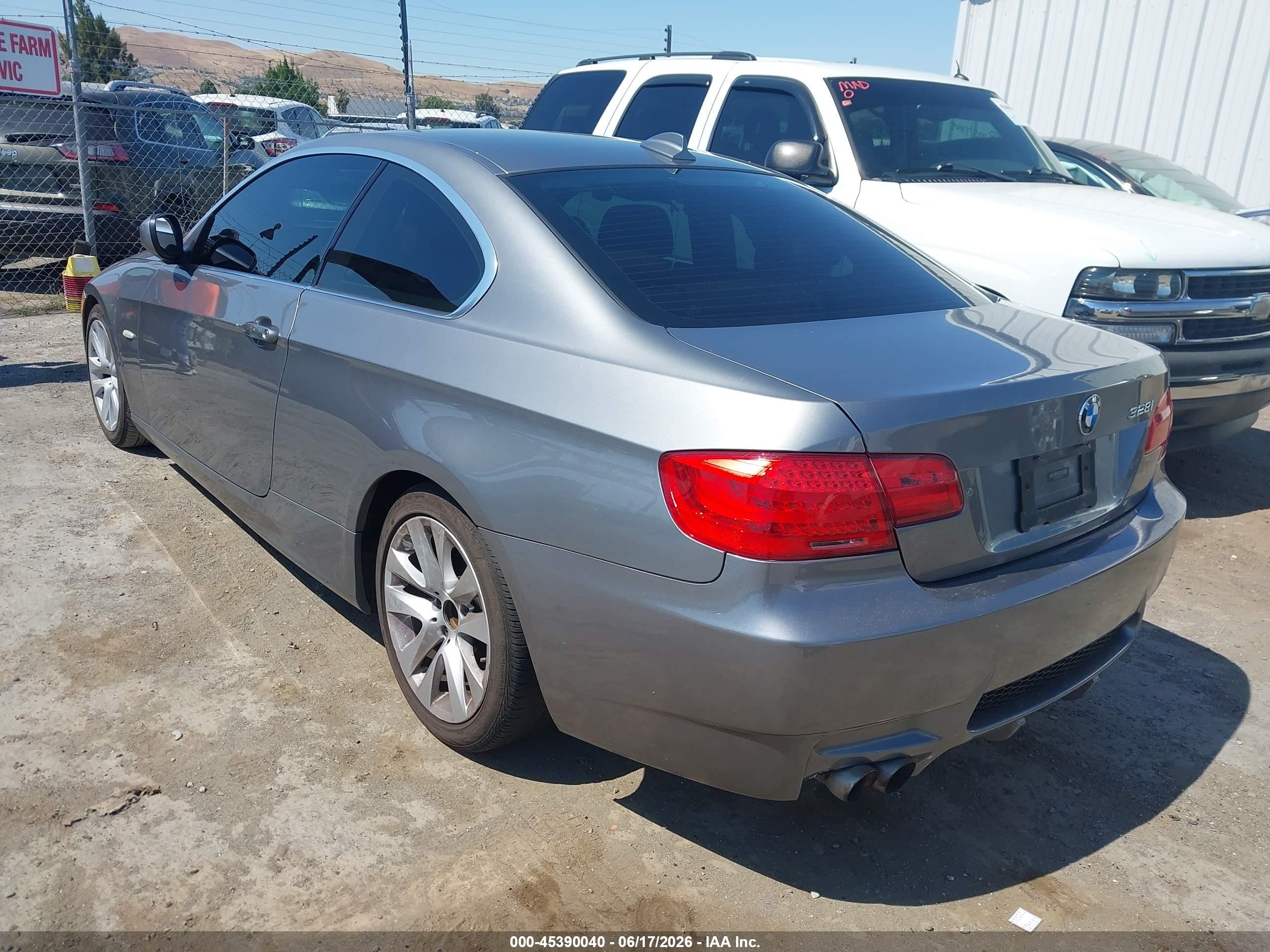 2011 Bmw 328i Gray vin: WBAKE5C52BE755099