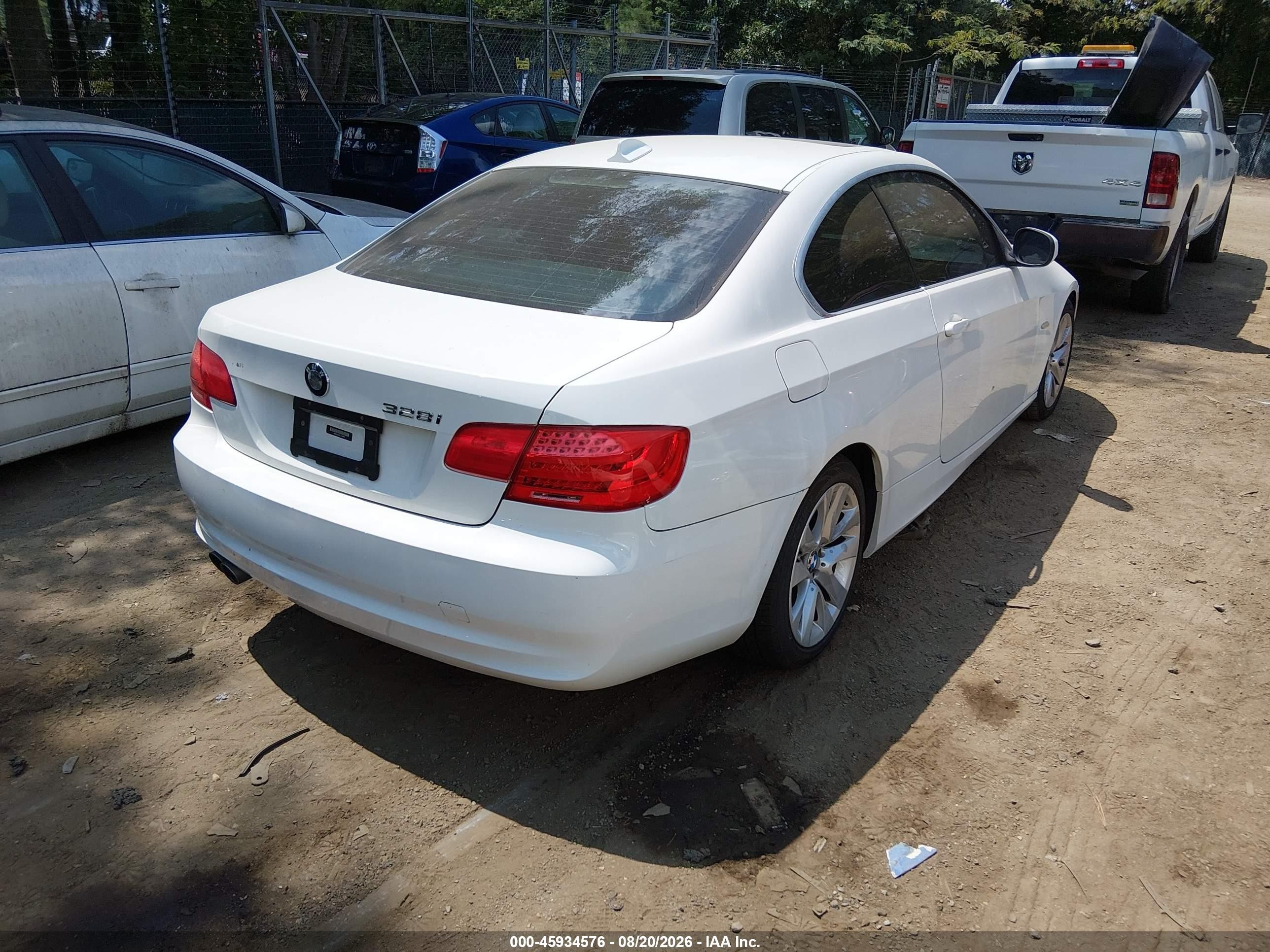2012 Bmw 328i   White vin: WBAKE5C52CJ106699