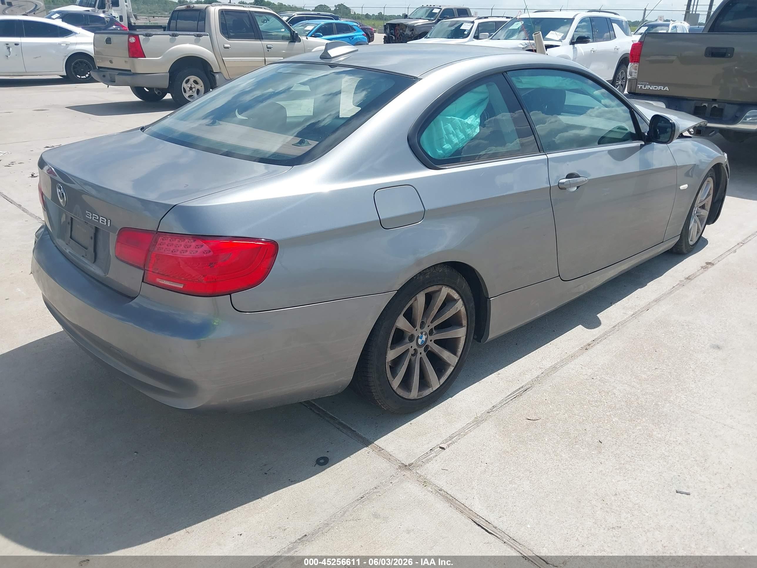 2011 Bmw 328i   Gray vin: WBAKE5C53BE429862
