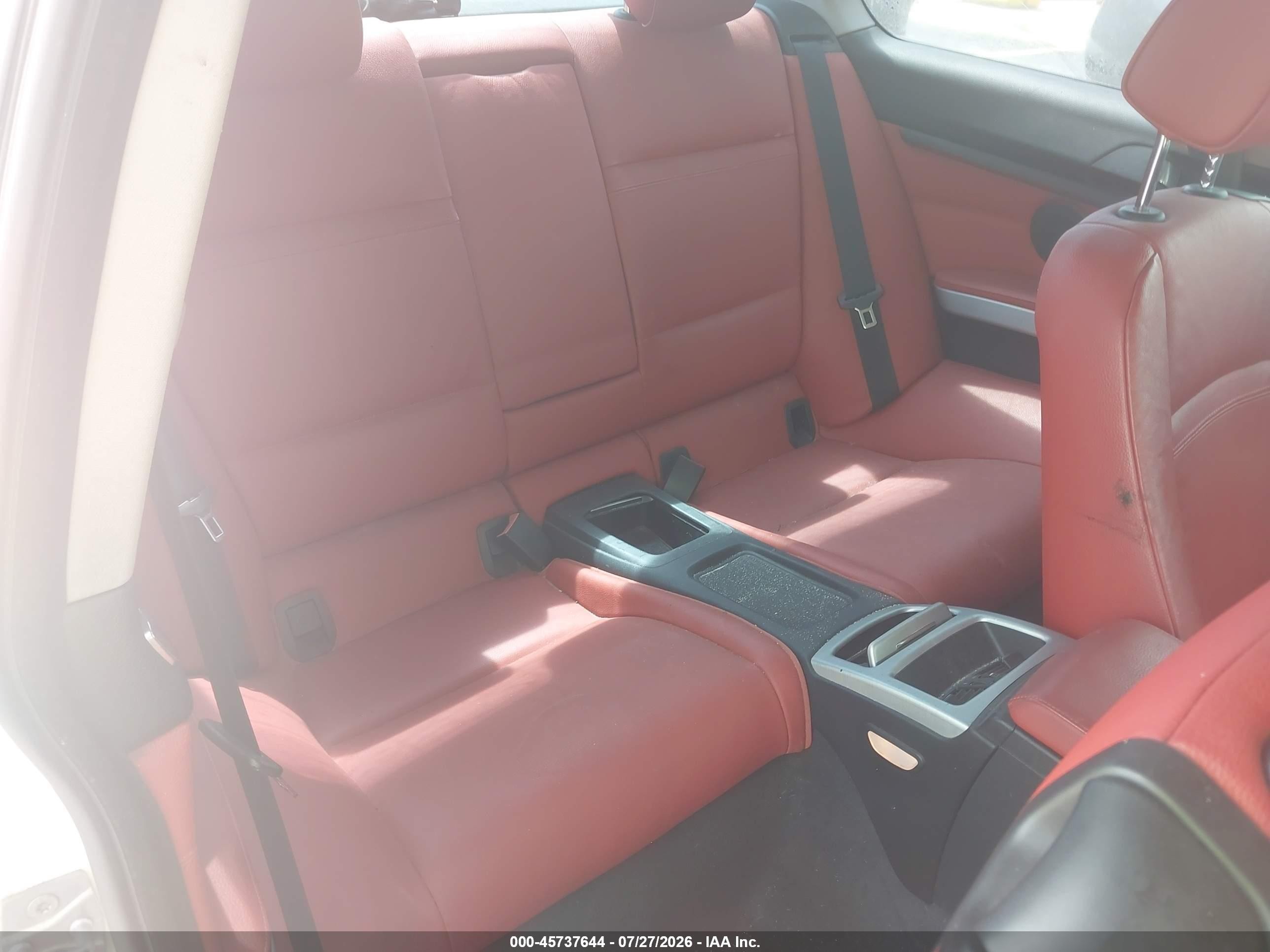 2011 Bmw 328i   Белый vin: WBAKE5C55BE432262