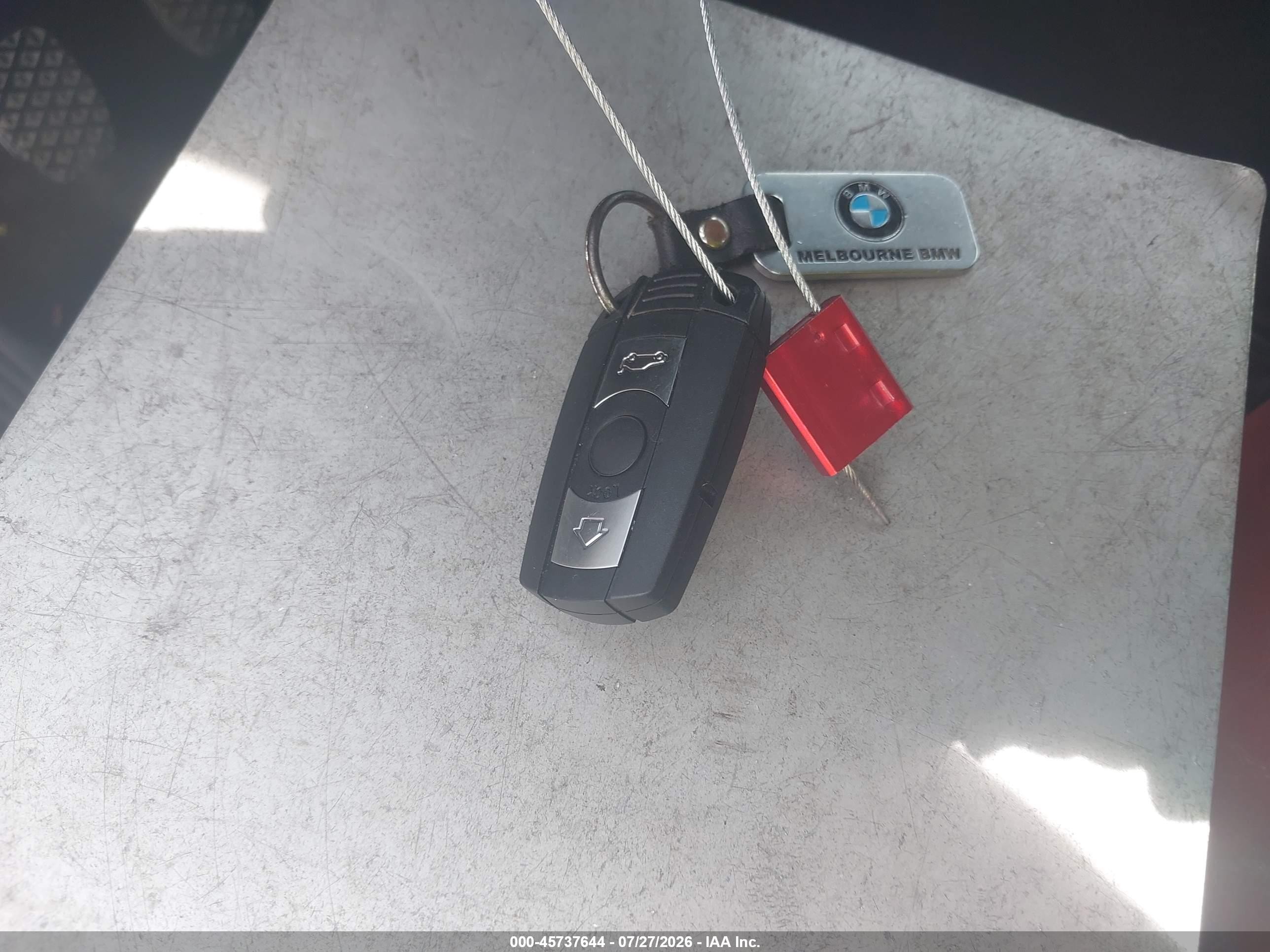 2011 Bmw 328i   Белый vin: WBAKE5C55BE432262