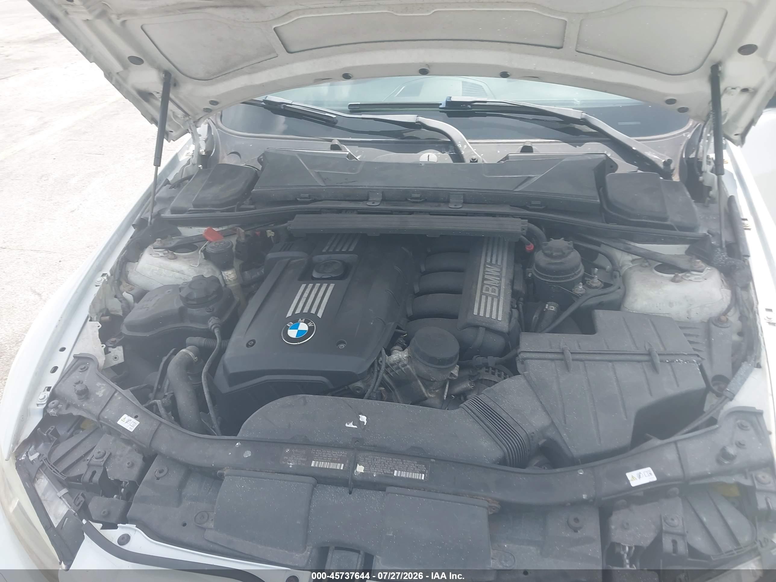 2011 Bmw 328i   Белый vin: WBAKE5C55BE432262