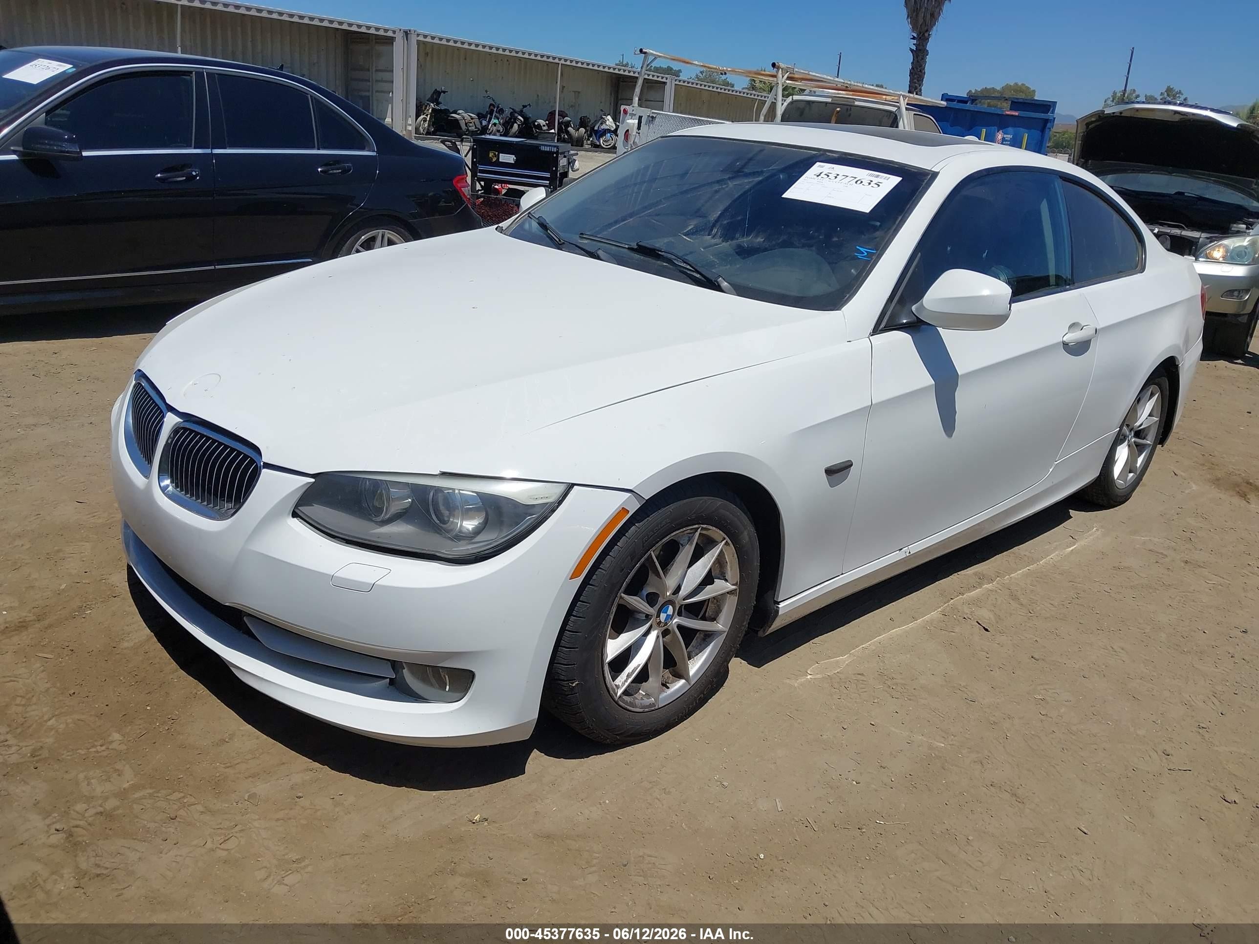 2011 Bmw 328i   White vin: WBAKE5C57BE574029