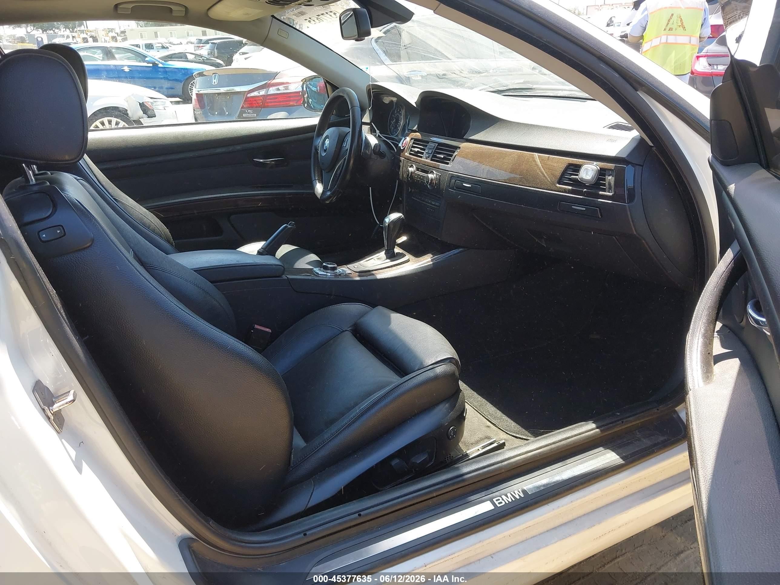 2011 Bmw 328i   White vin: WBAKE5C57BE574029