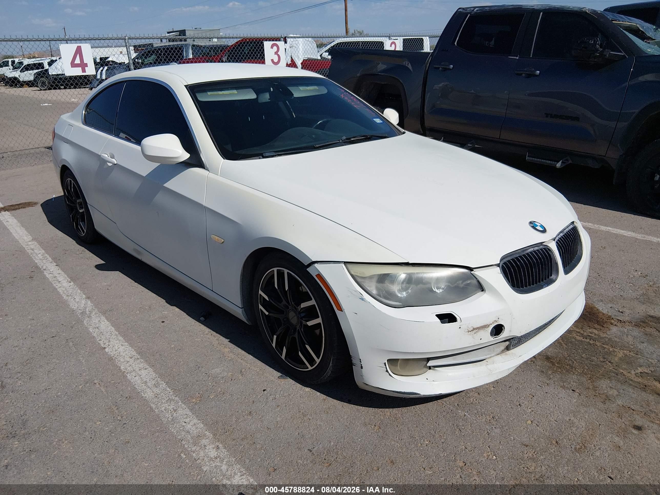 2011 Bmw 328i   White vin: WBAKE5C58BE755012
