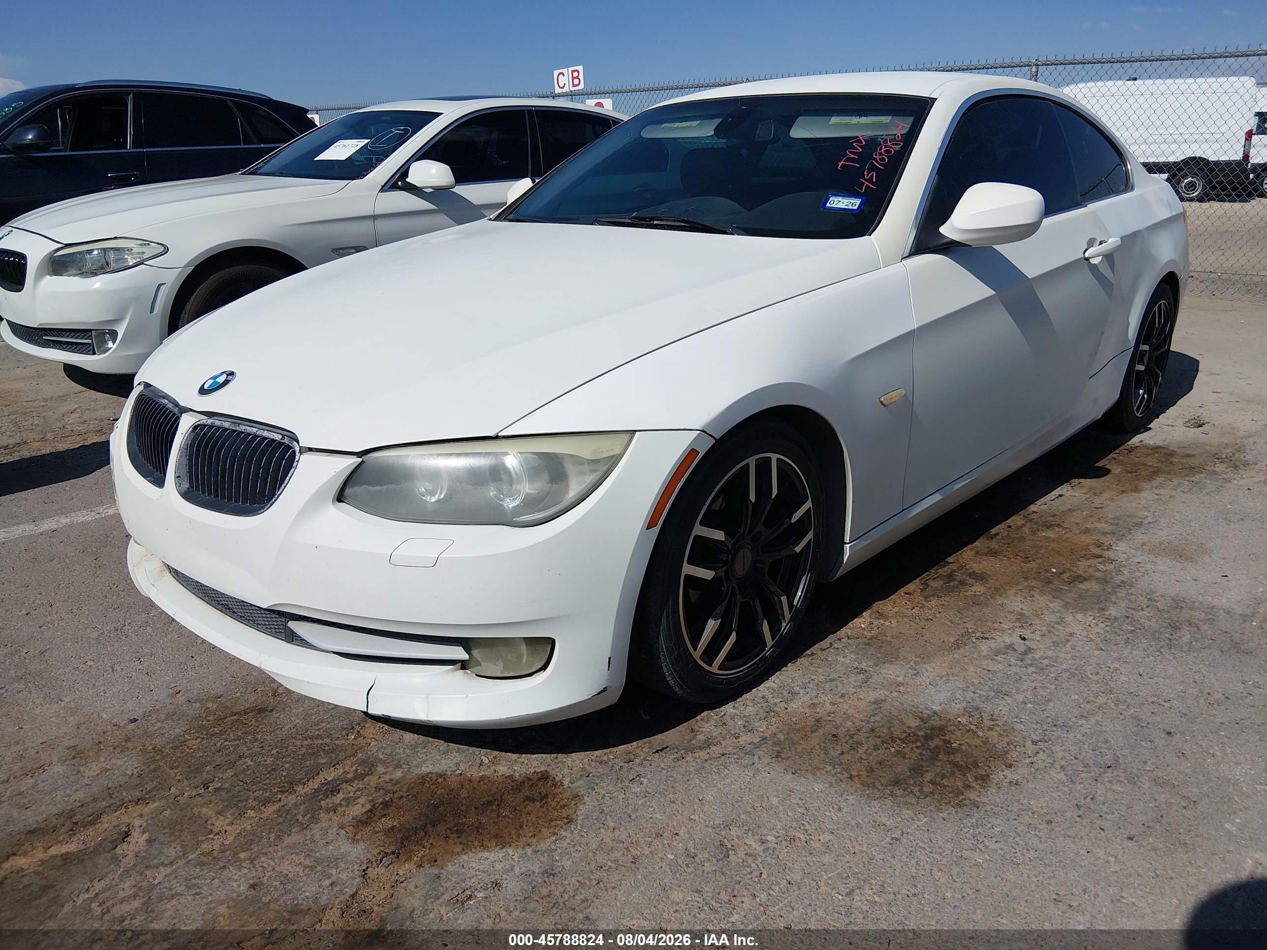 2011 Bmw 328i   White vin: WBAKE5C58BE755012