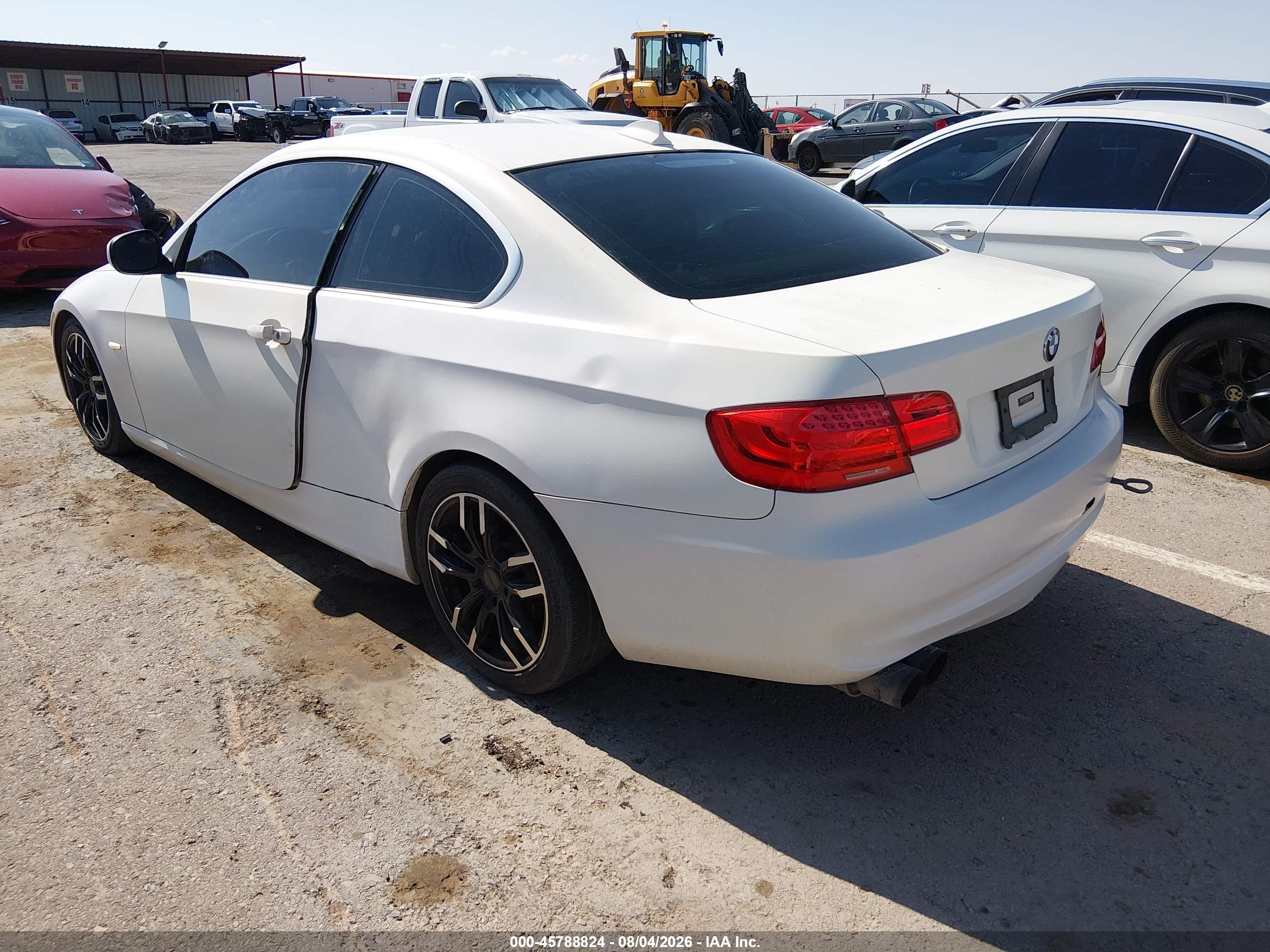 2011 Bmw 328i   White vin: WBAKE5C58BE755012