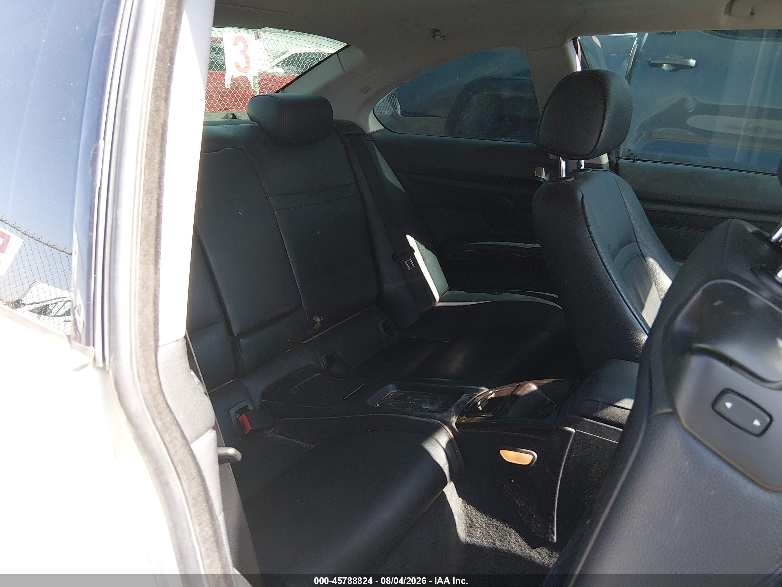 2011 Bmw 328i   White vin: WBAKE5C58BE755012