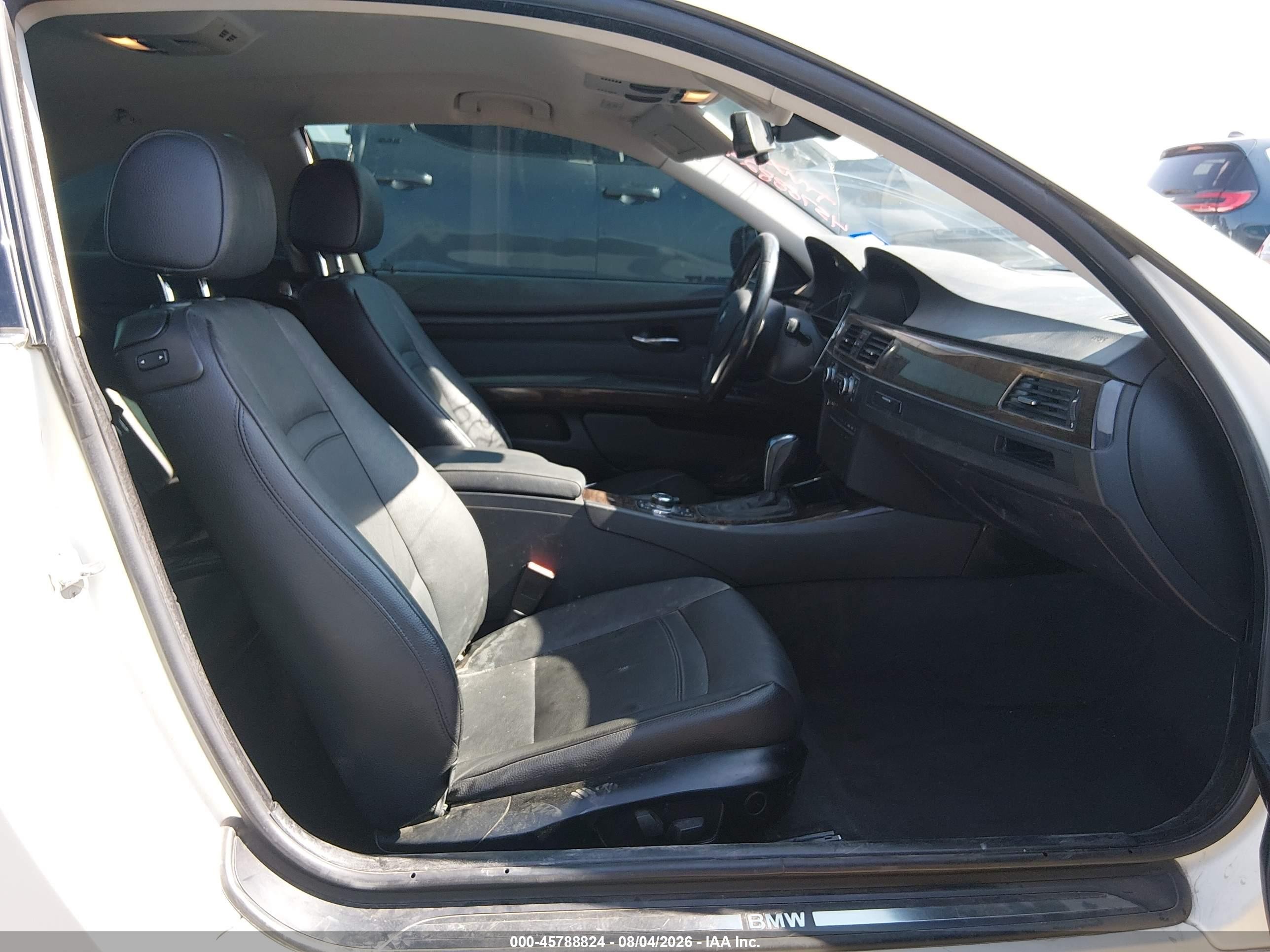 2011 Bmw 328i   White vin: WBAKE5C58BE755012