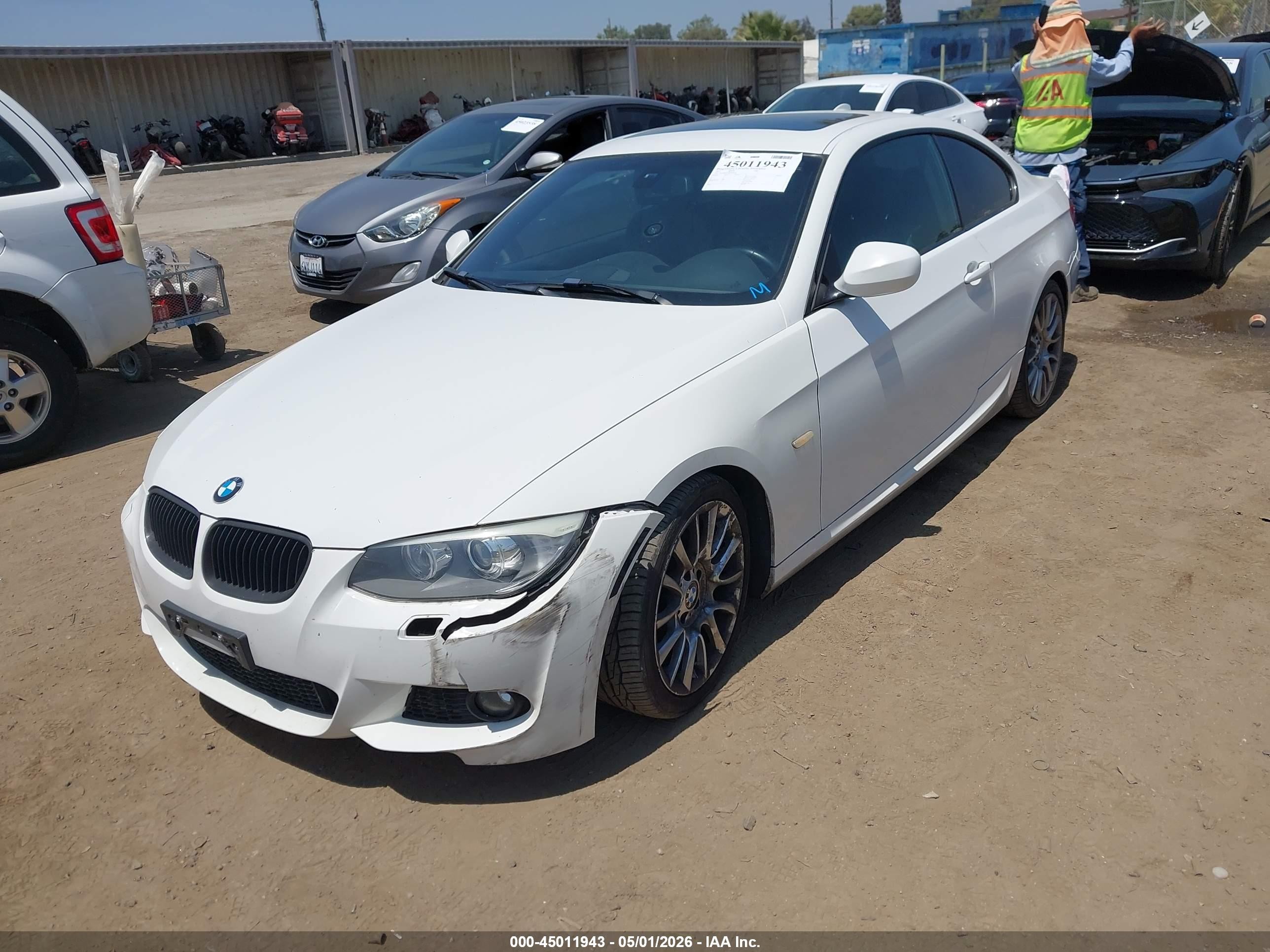 2012 Bmw 328i   White vin: WBAKE5C59CJ106201