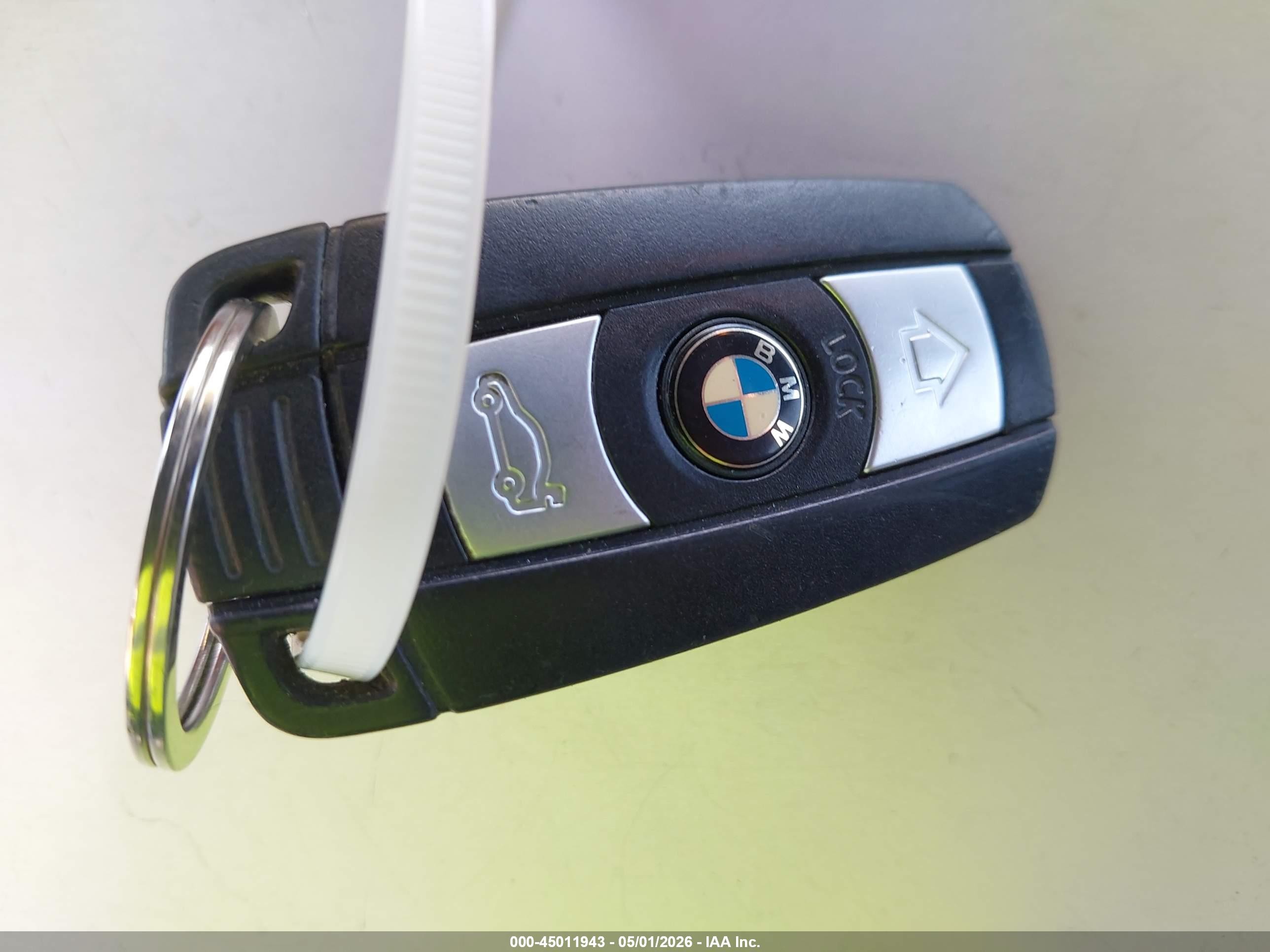 2012 Bmw 328i   White vin: WBAKE5C59CJ106201