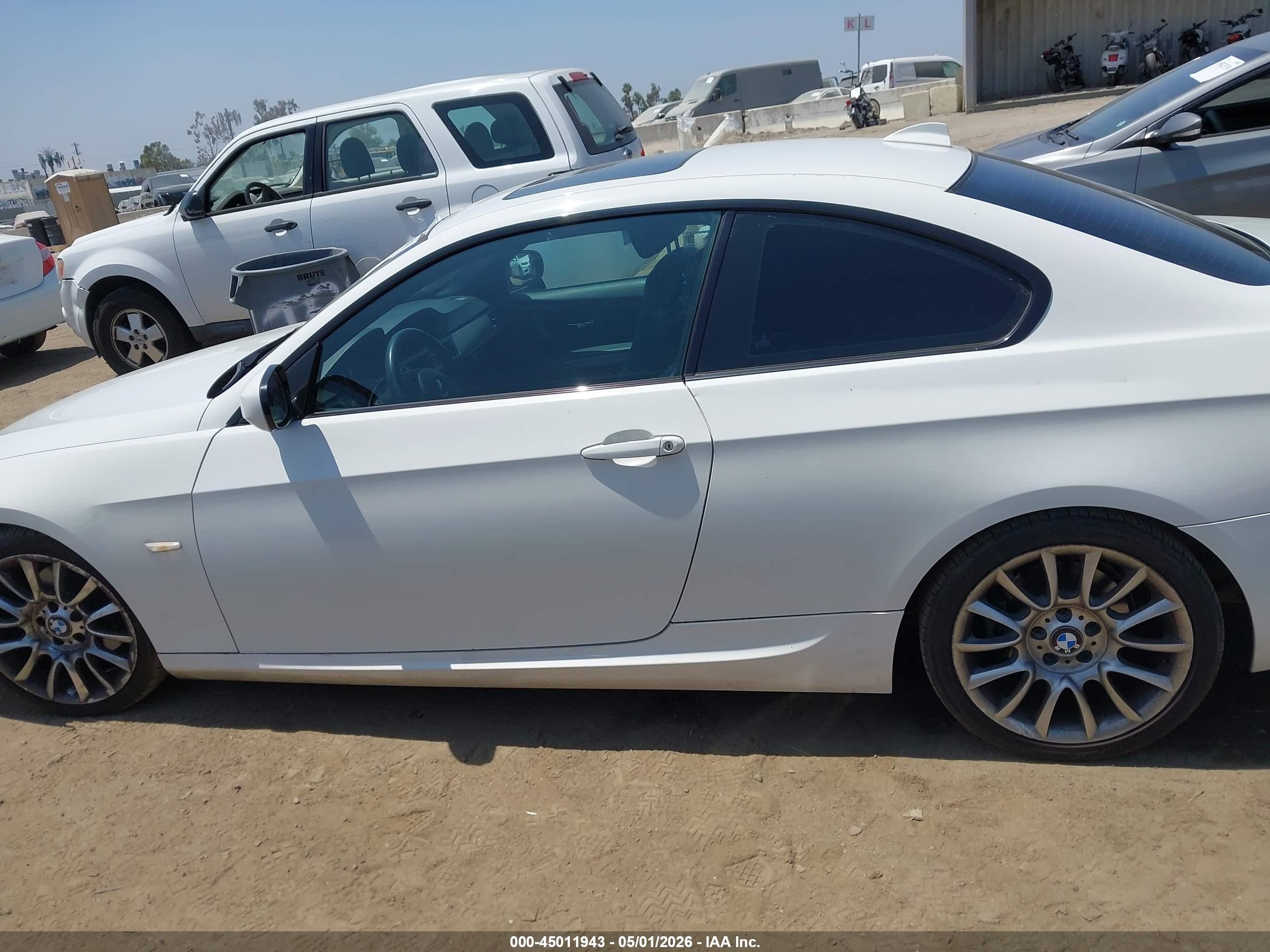 2012 Bmw 328i   White vin: WBAKE5C59CJ106201