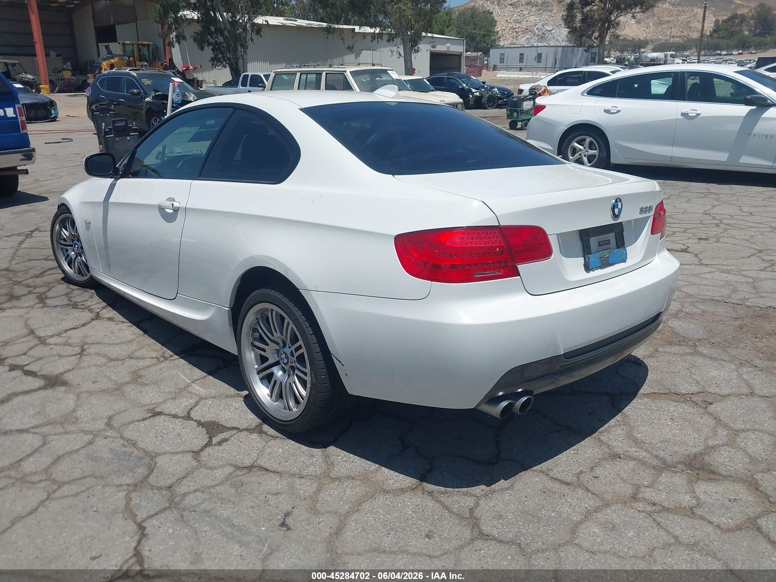 2012 Bmw 328i   White vin: WBAKE5C5XCE755871