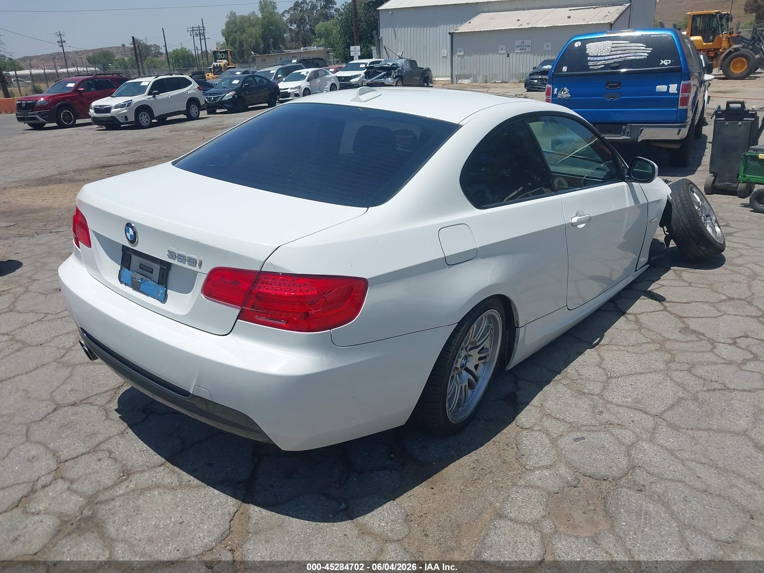 2012 Bmw 328i   White vin: WBAKE5C5XCE755871