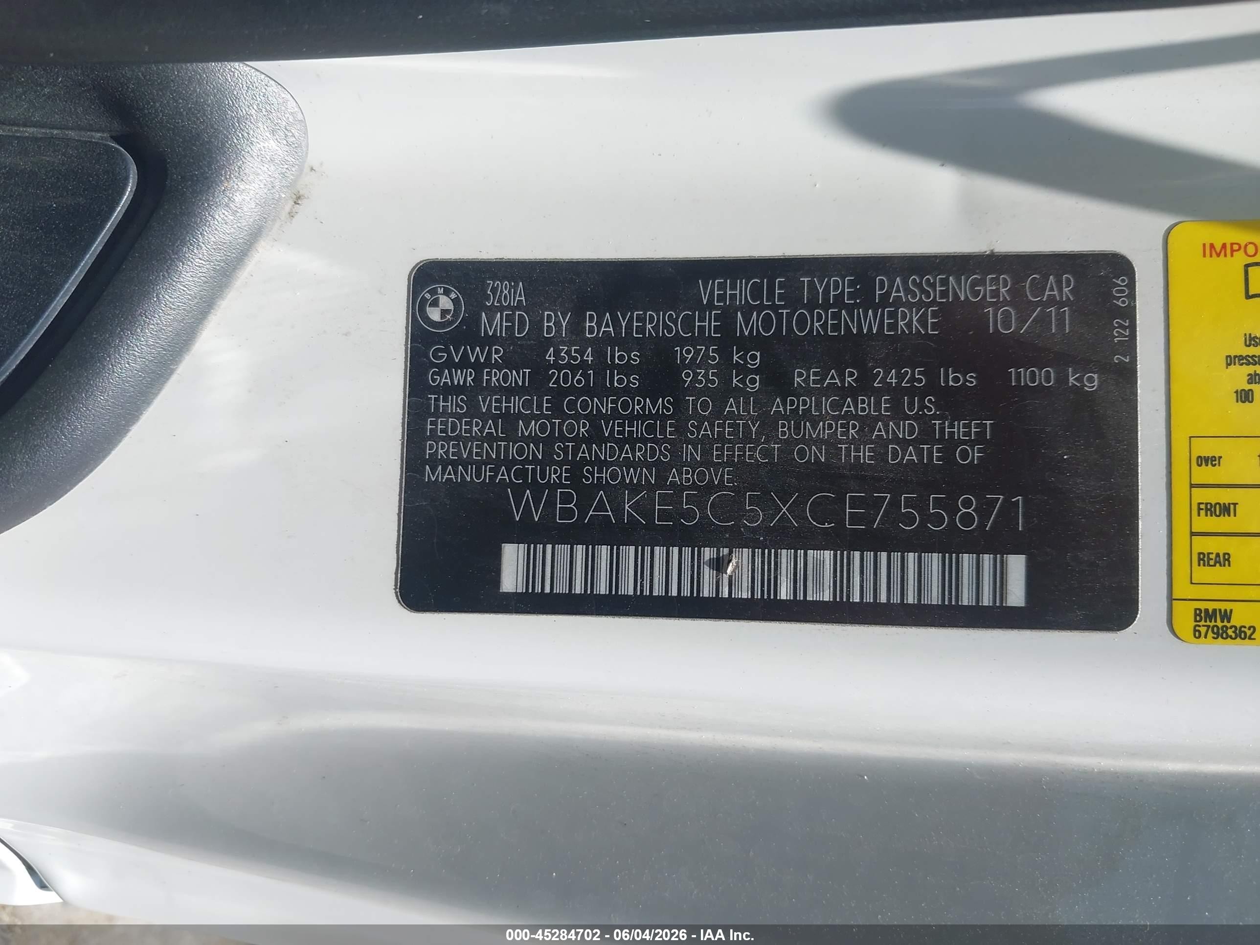 2012 Bmw 328i   White vin: WBAKE5C5XCE755871