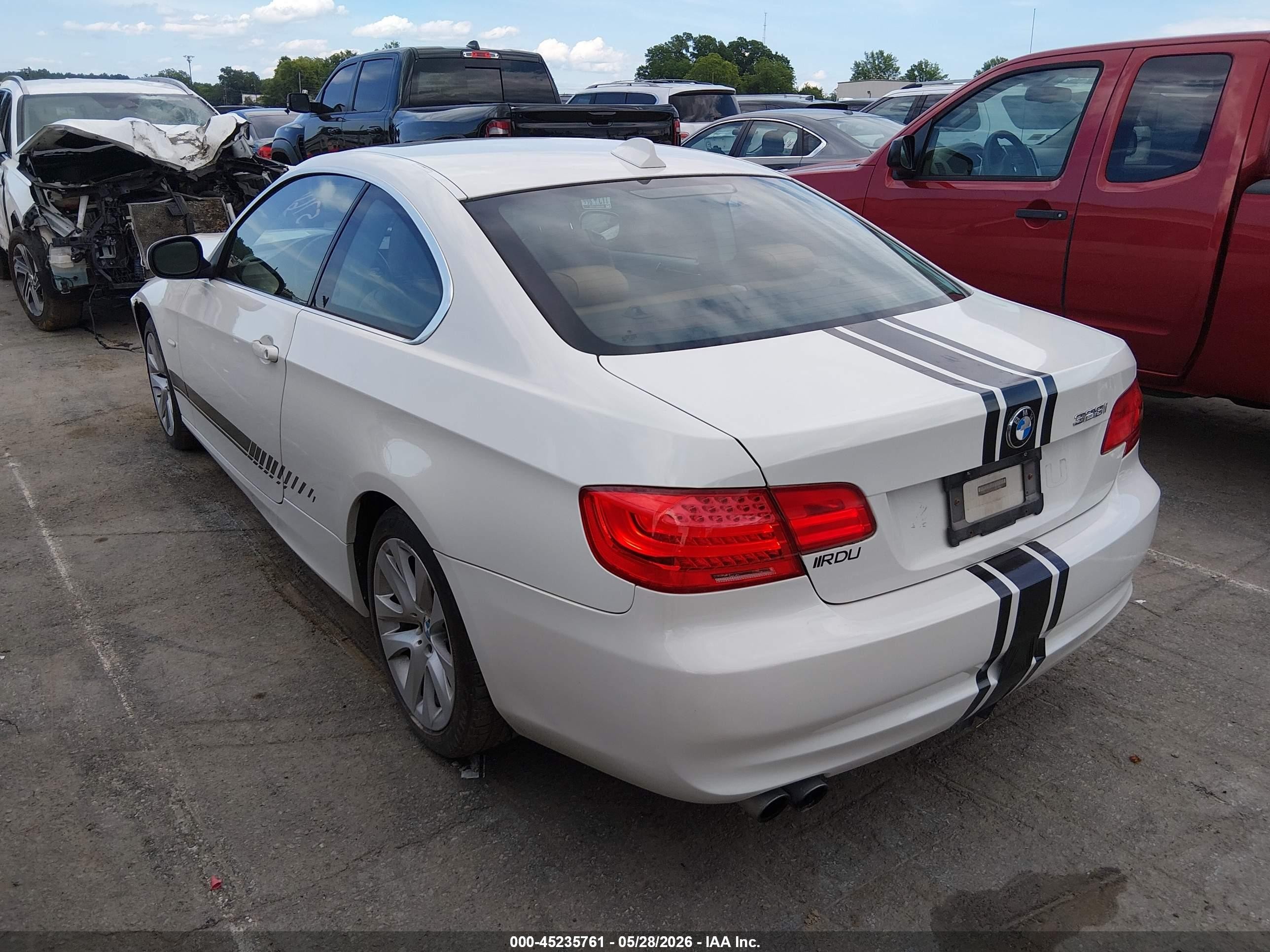 2011 Bmw 328i Xdrive White vin: WBAKF5C50BE395764