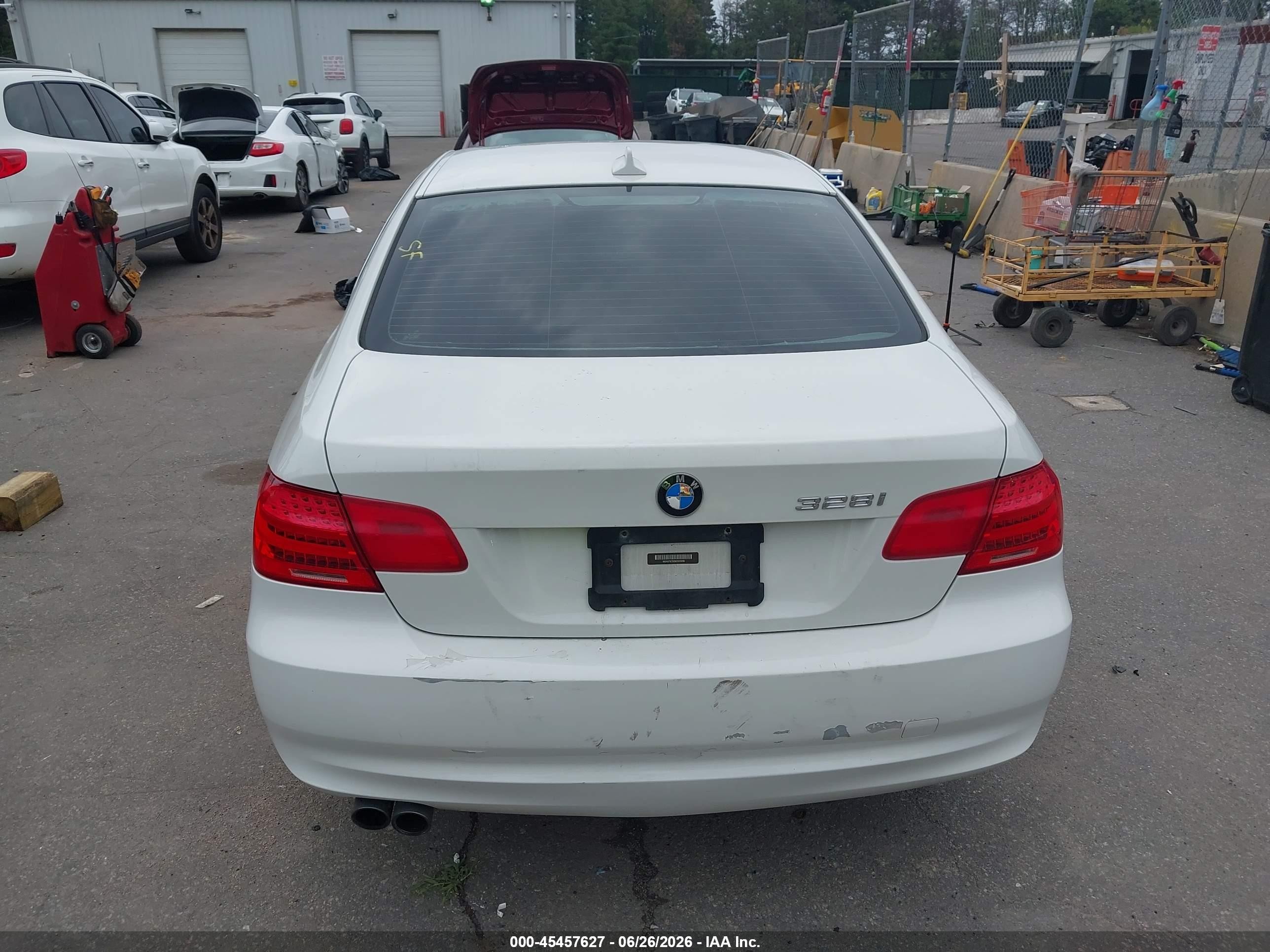 2011 Bmw 328i Xdrive White vin: WBAKF5C50BE655998