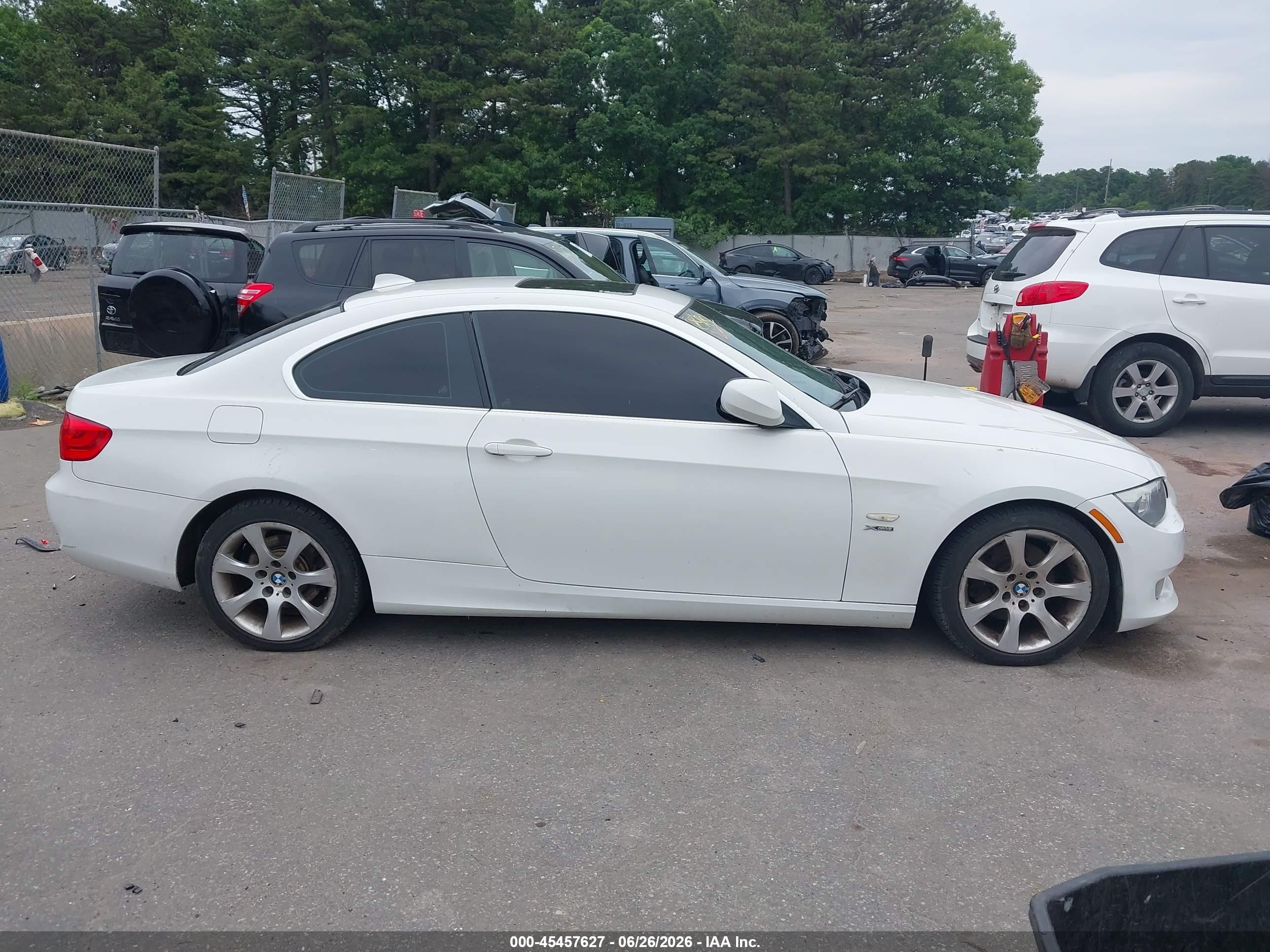 2011 Bmw 328i Xdrive White vin: WBAKF5C50BE655998
