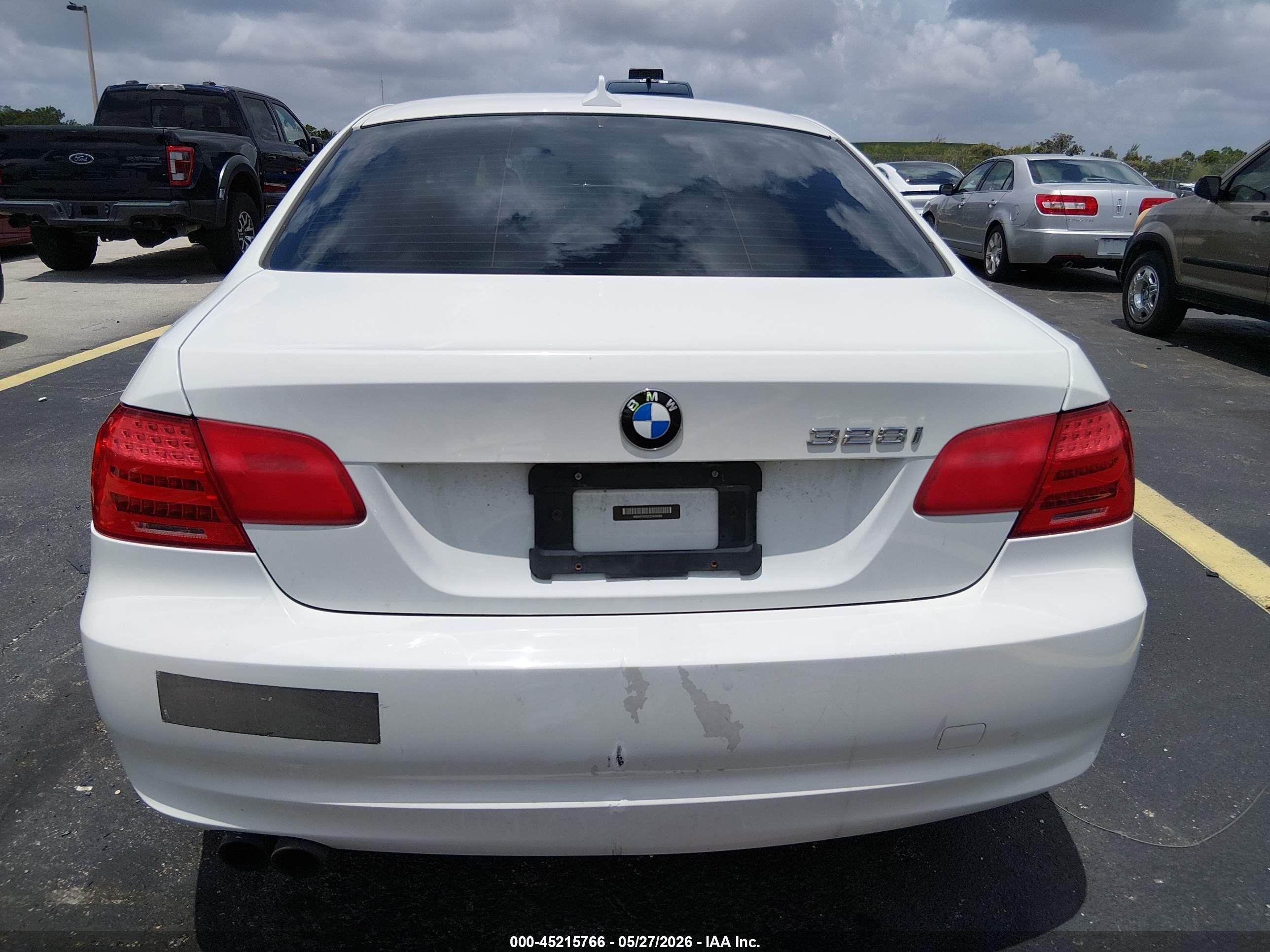 2012 Bmw 328i Xdrive White vin: WBAKF5C52CE656684