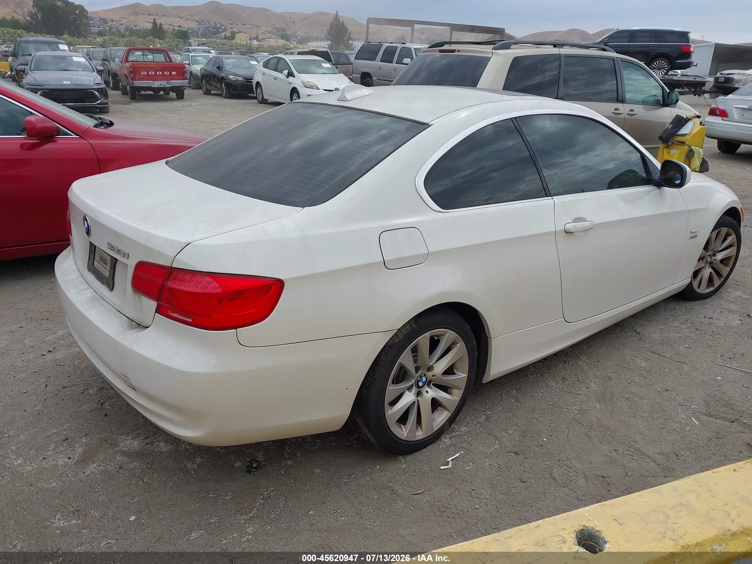 2011 Bmw 328i Xdrive White vin: WBAKF5C57BE586629