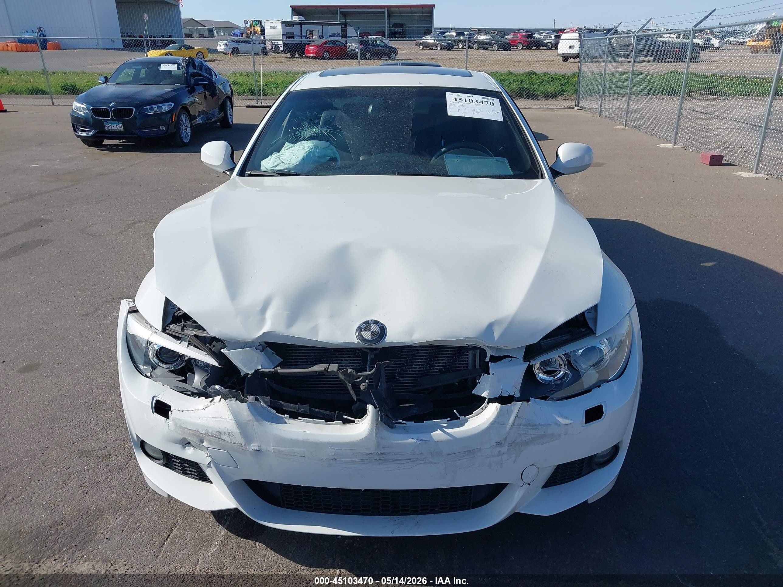 2011 Bmw 335i Xdrive White vin: WBAKF9C51BE672056