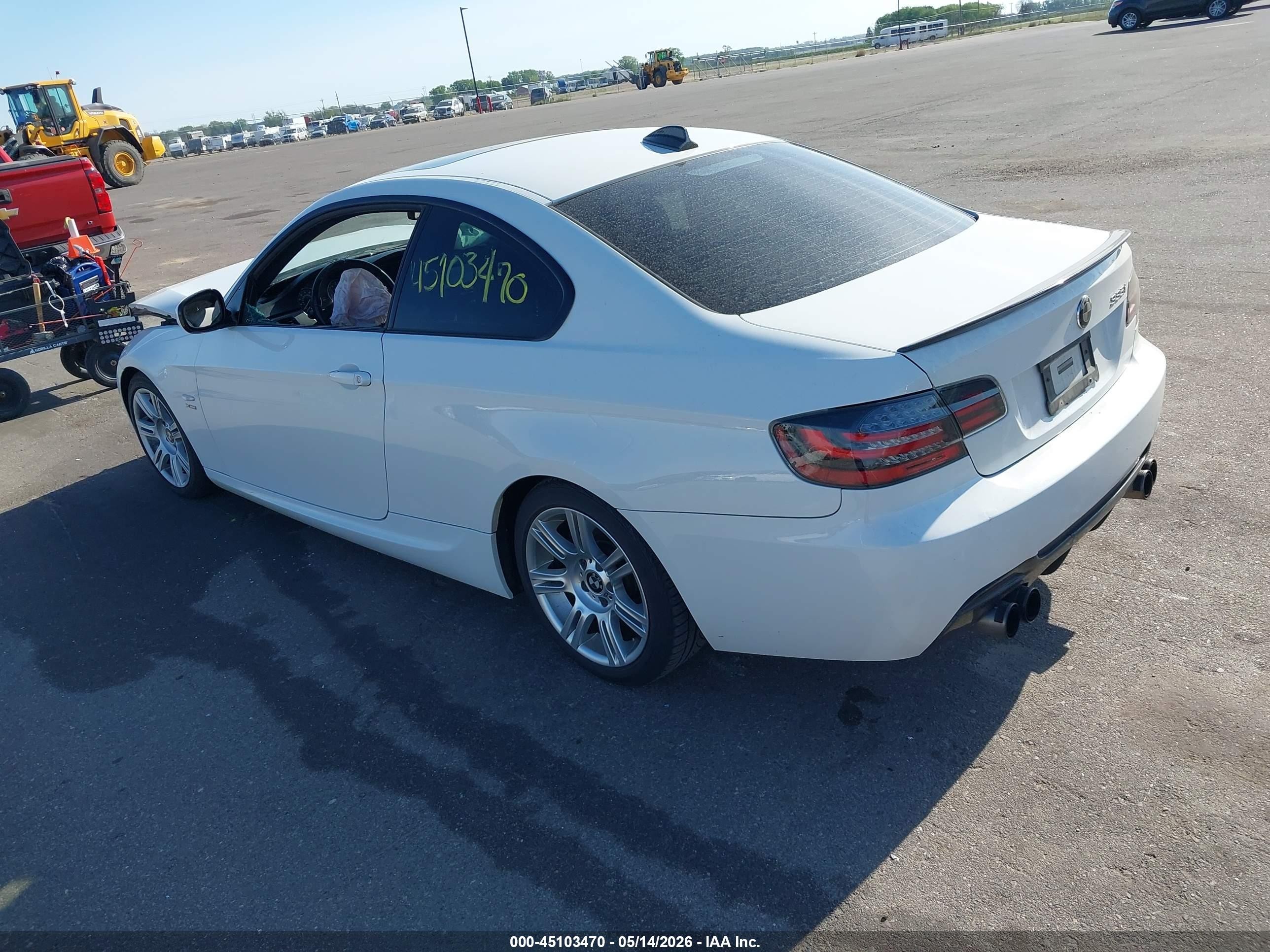2011 Bmw 335i Xdrive White vin: WBAKF9C51BE672056