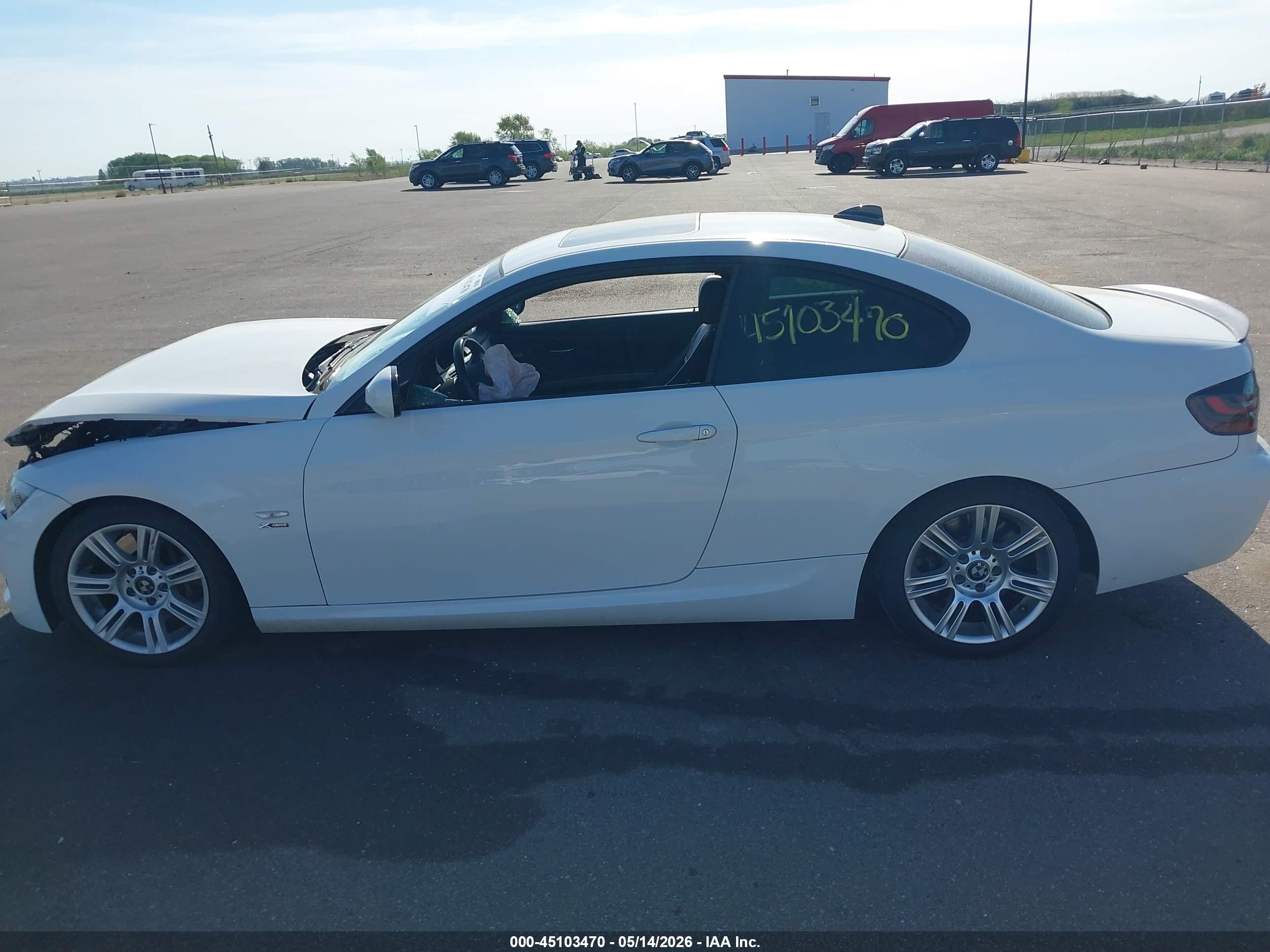 2011 Bmw 335i Xdrive White vin: WBAKF9C51BE672056