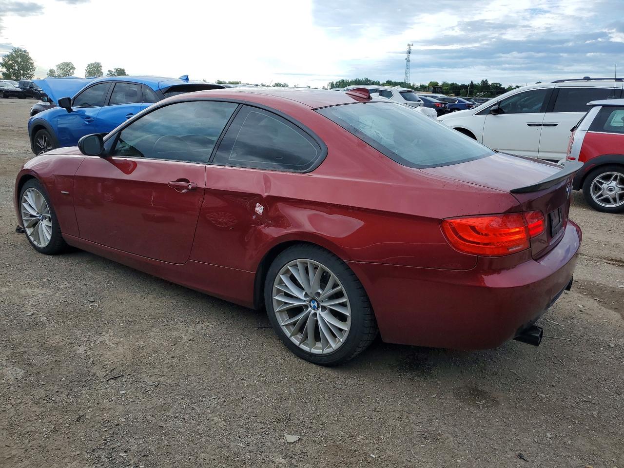 2011 Bmw 335 Xi Red vin: WBAKF9C59BE672175
