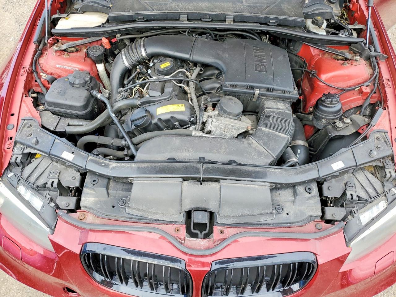 2011 Bmw 335 Xi Red vin: WBAKF9C59BE672175