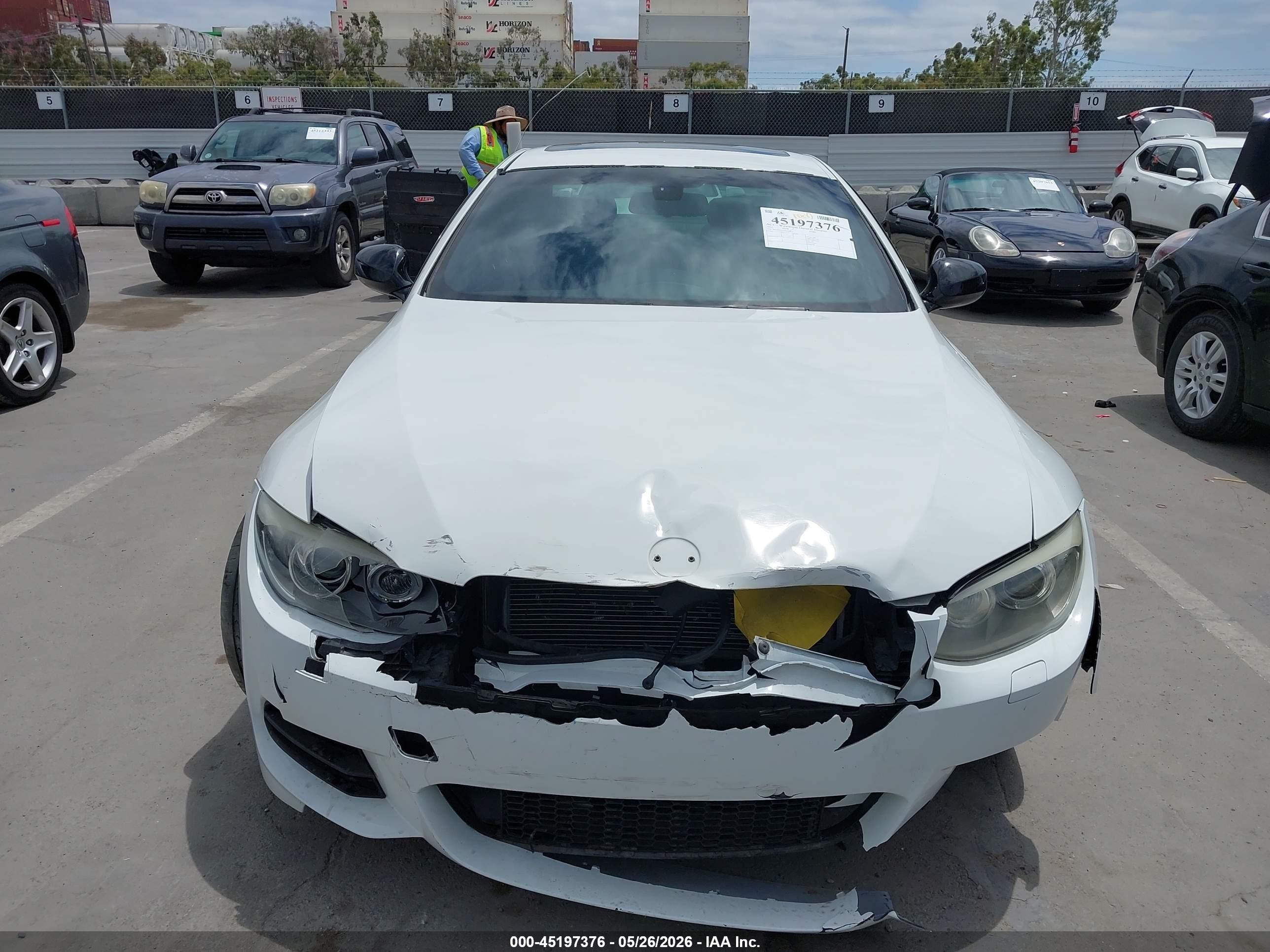 2011 Bmw 335is White vin: WBAKG1C52BE362853