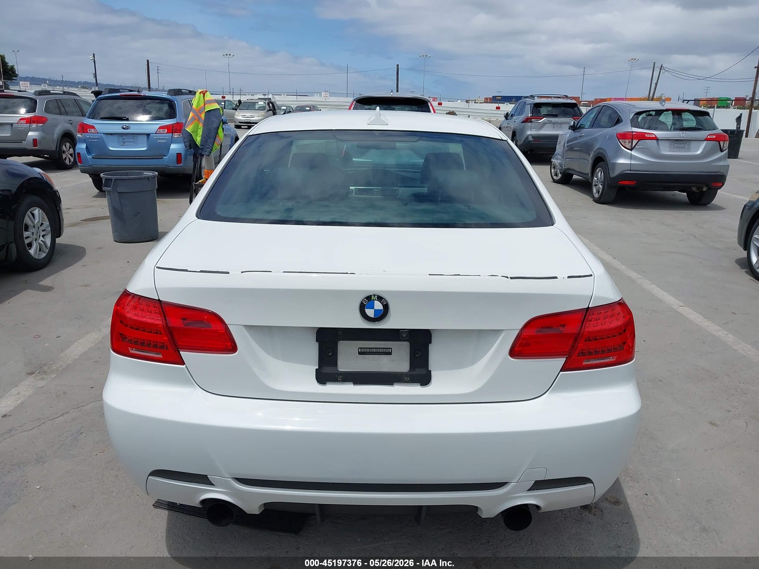2011 Bmw 335is White vin: WBAKG1C52BE362853