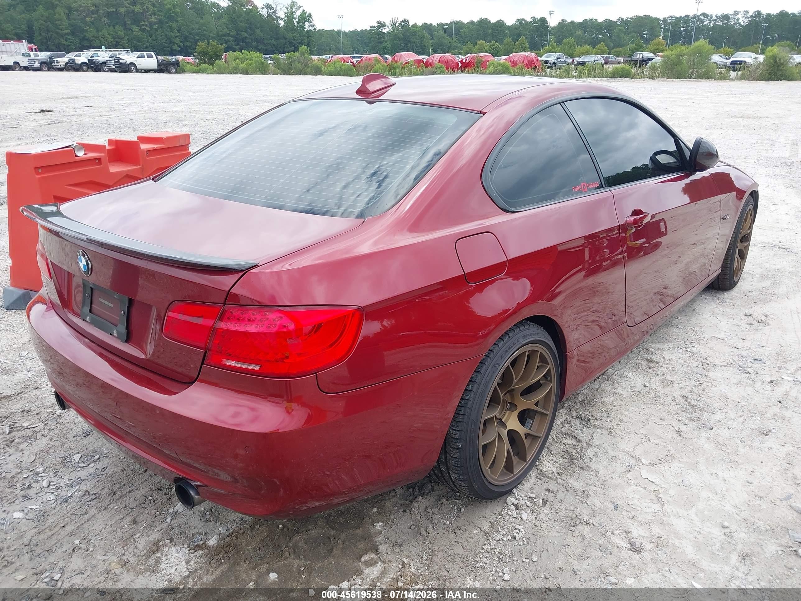 2011 Bmw 335i   Red vin: WBAKG7C50BE263631